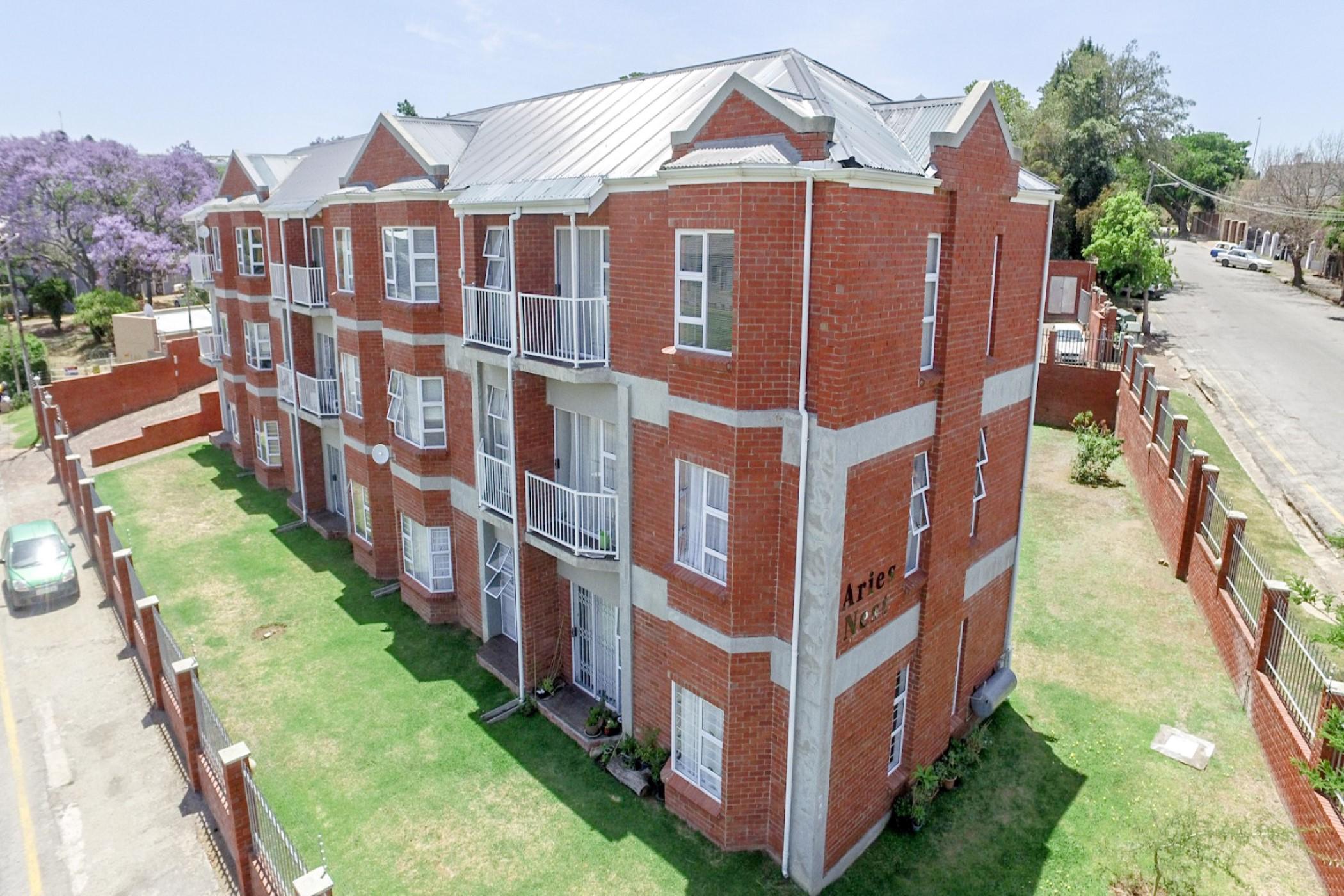 2 bedroom apartment for sale in Grahamstown Central (Makhanda Central) 