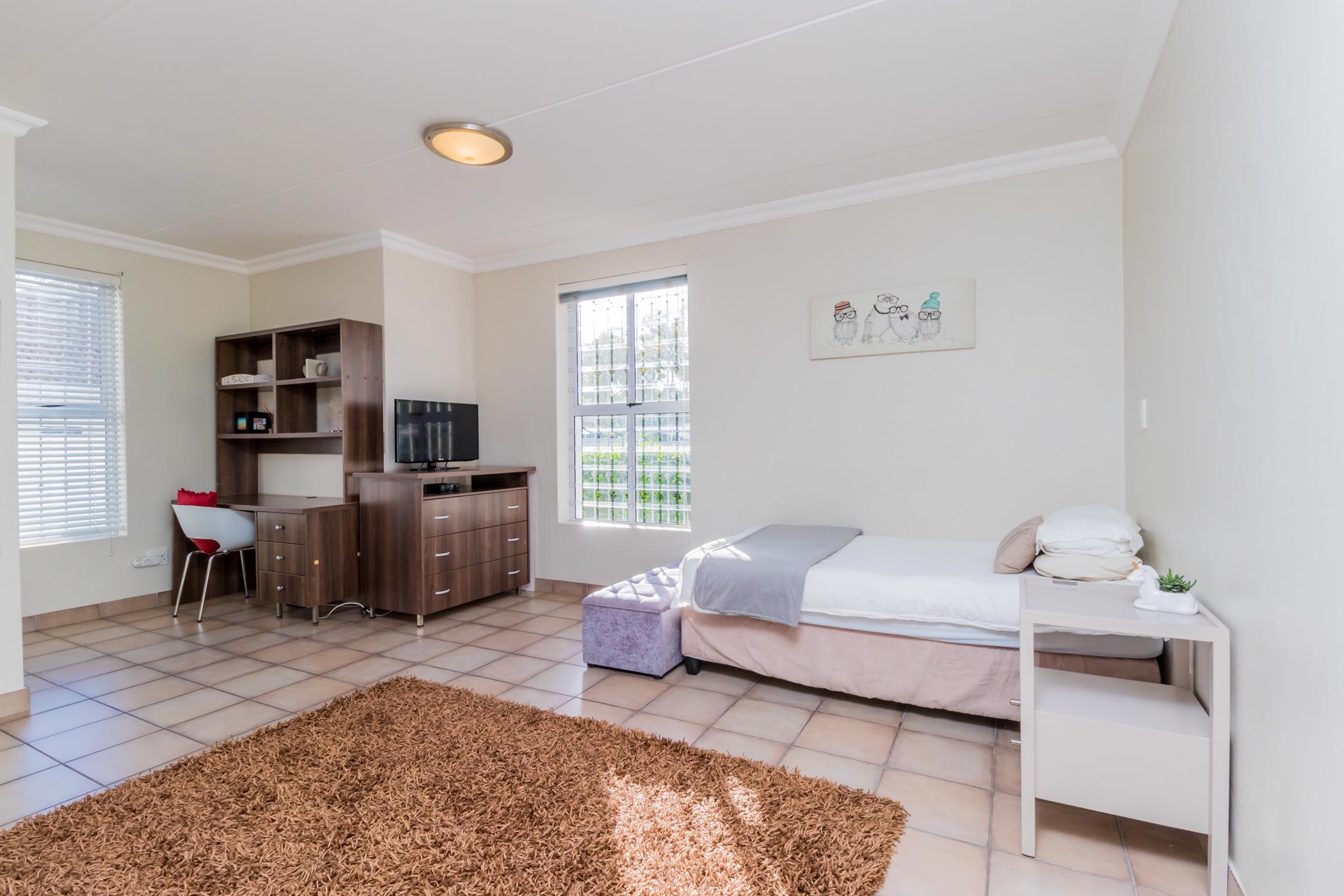 Studio Apartment For Sale | Stellenbosch Central | ST1514785 | Pam