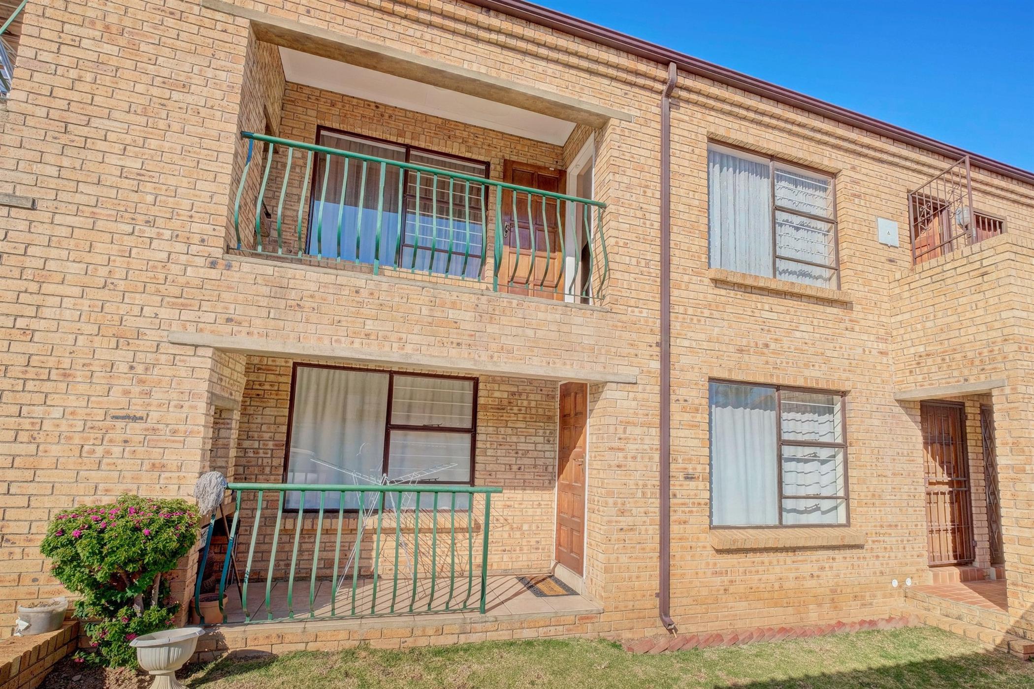 2 Bedroom Apartment For Sale Ferndale (Randburg) 1RG1451608 Pam