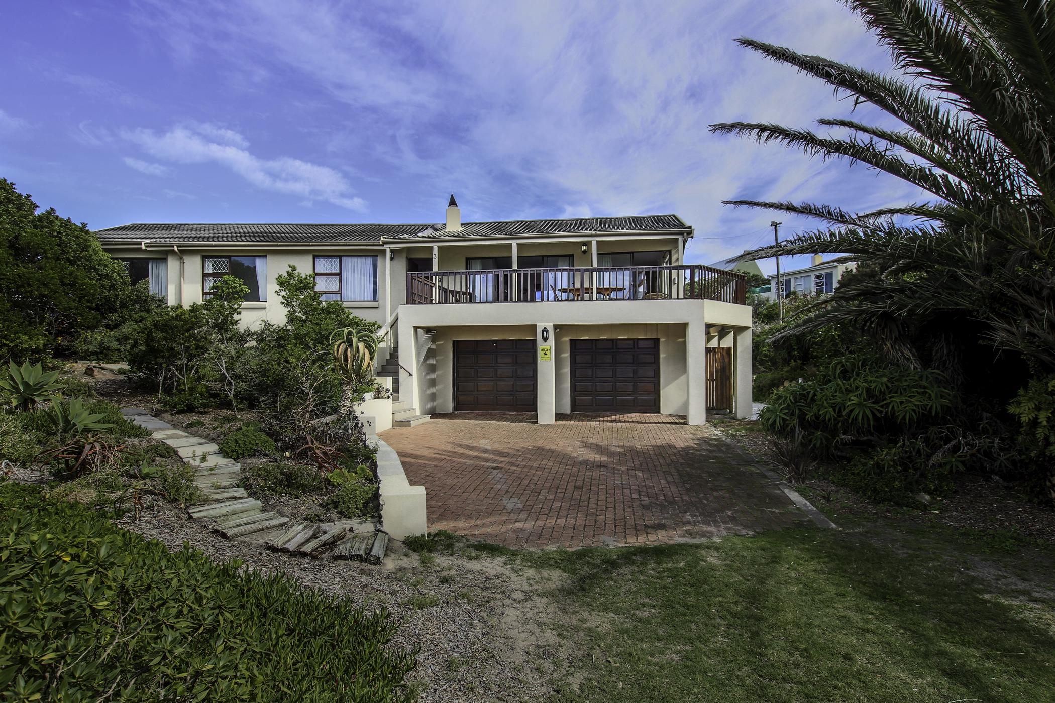 4 Bedroom House To Rent Cape St Francis 1SA1527156 Pam Golding