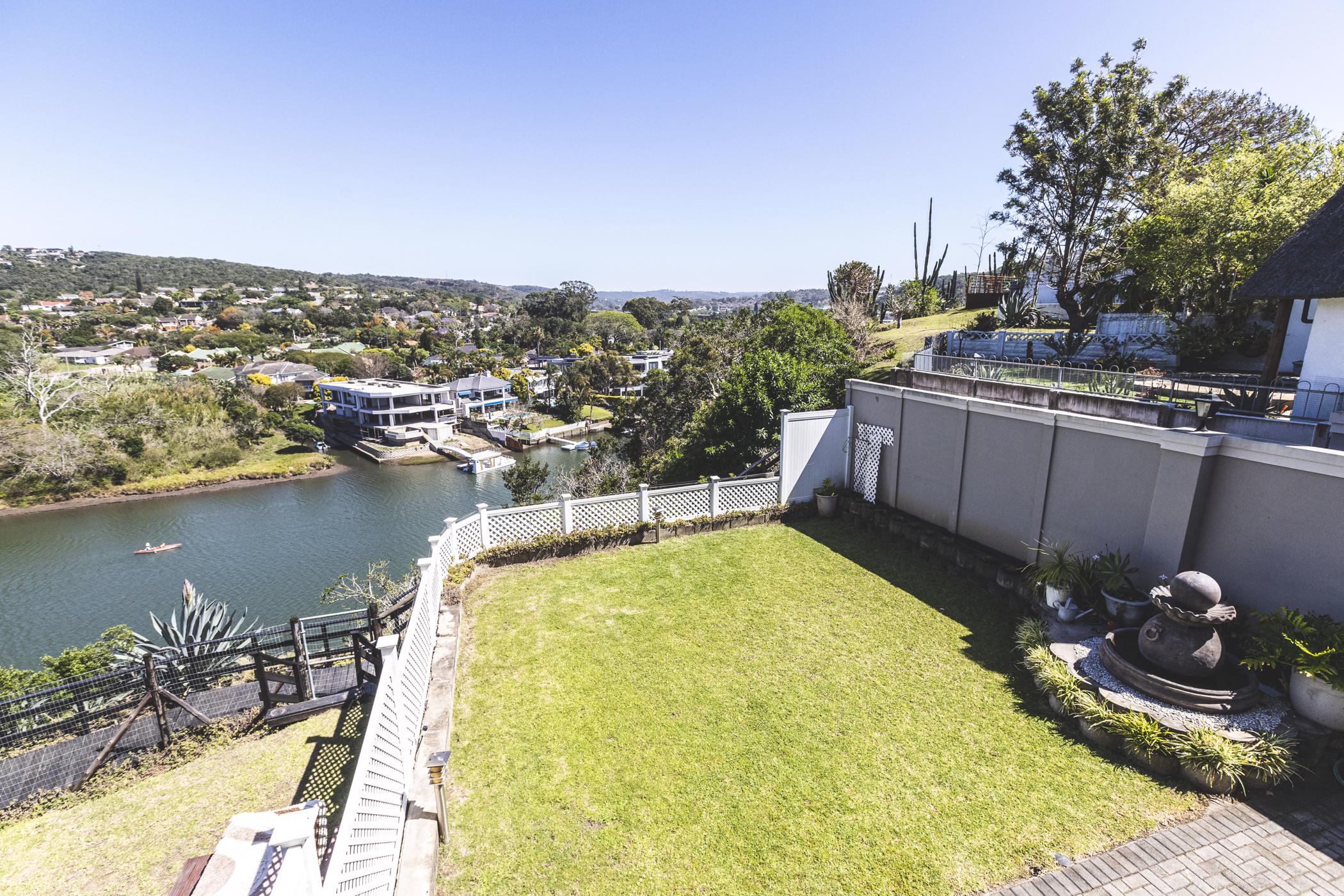 3 bedroom townhouse for sale in Beacon Bay