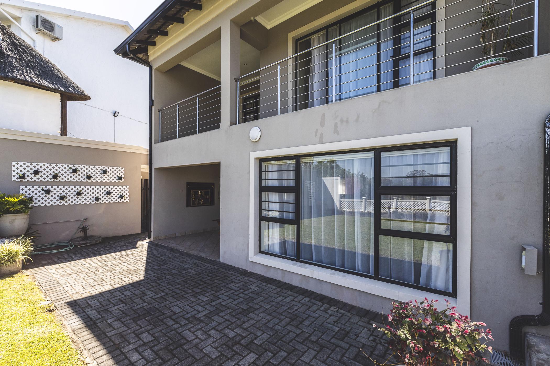 3 Bedroom Townhouse For Sale Beacon Bay 1ET1460917 Pam Golding Properties