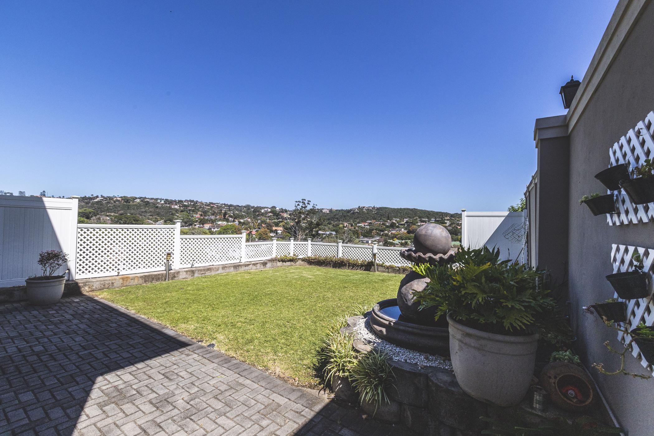 3 Bedroom Townhouse For Sale Beacon Bay 1ET1460917 Pam Golding