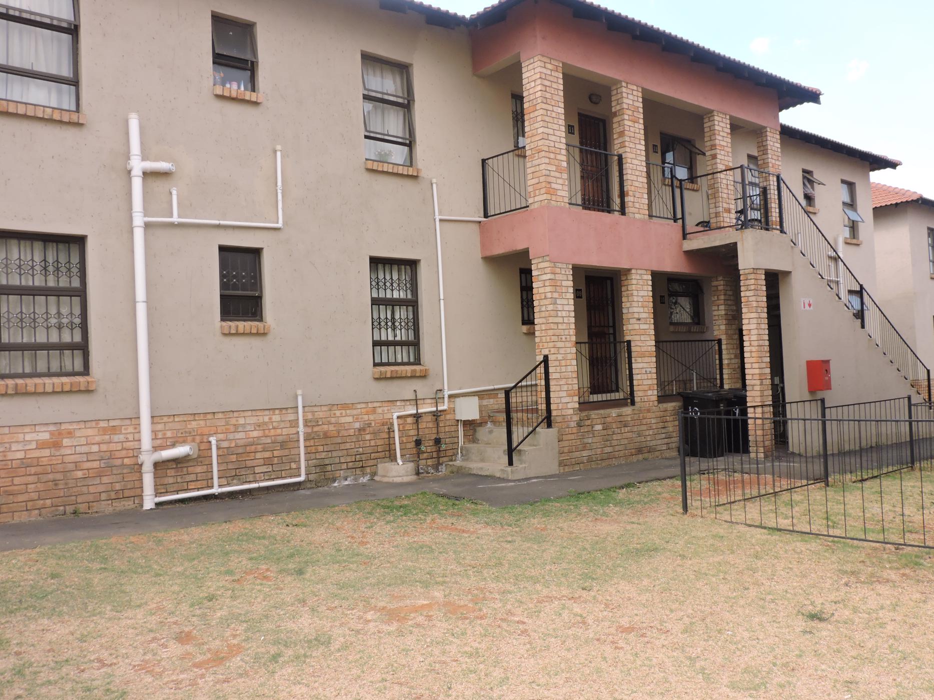 3 Bedroom Townhouse For Sale Grobler Park 1RP1590243 Pam Golding