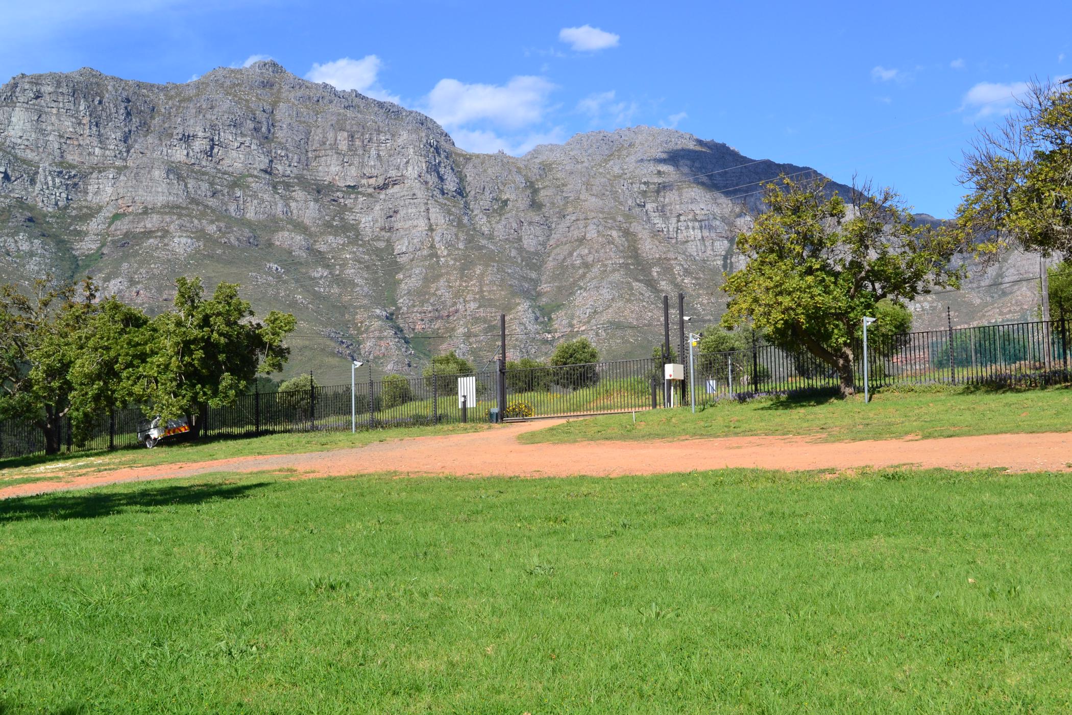 1166 m&sup2; residential vacant land for sale in Paradyskloof