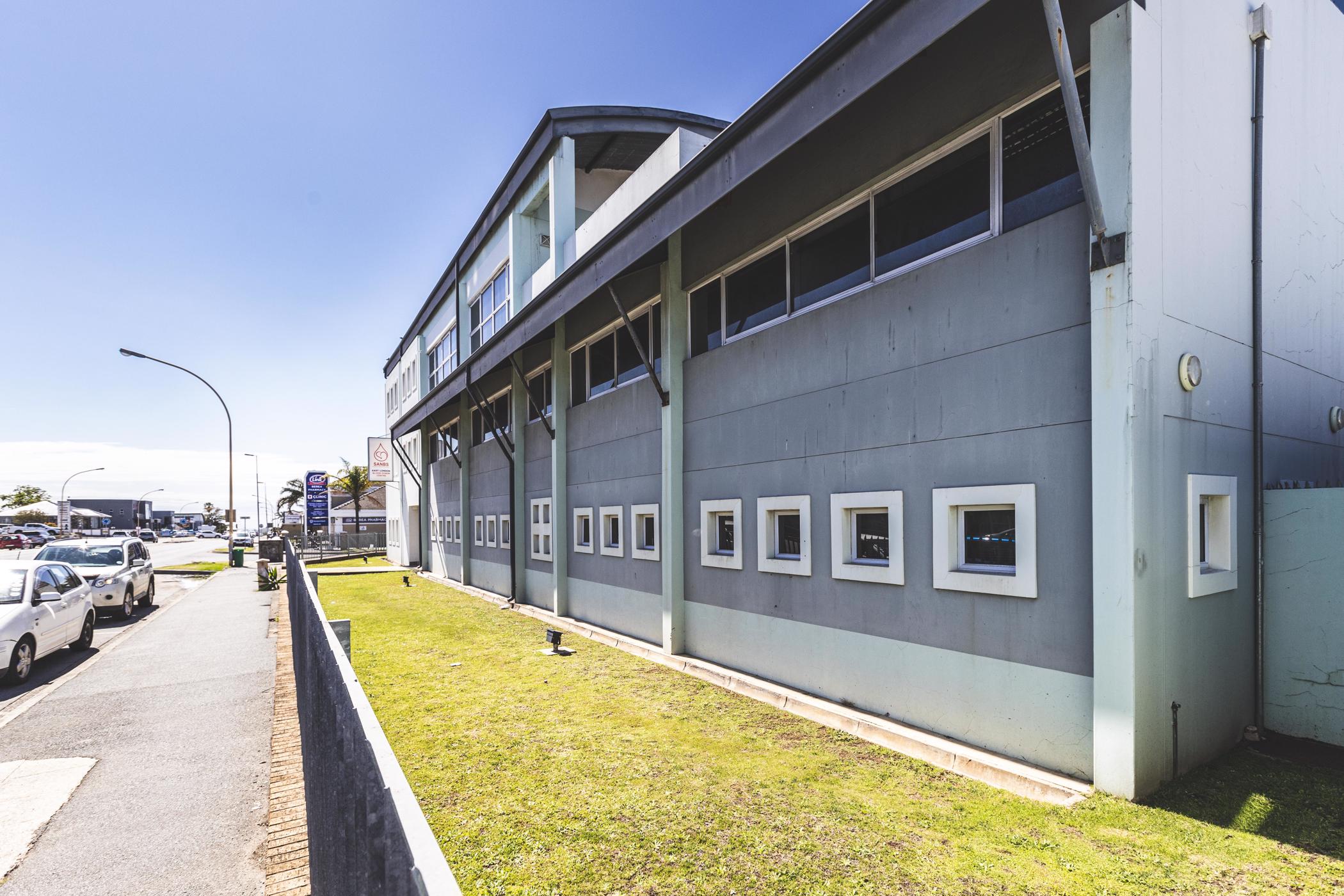 1222 m2 Commercial Office For Sale Berea (East London) 1ET1465197