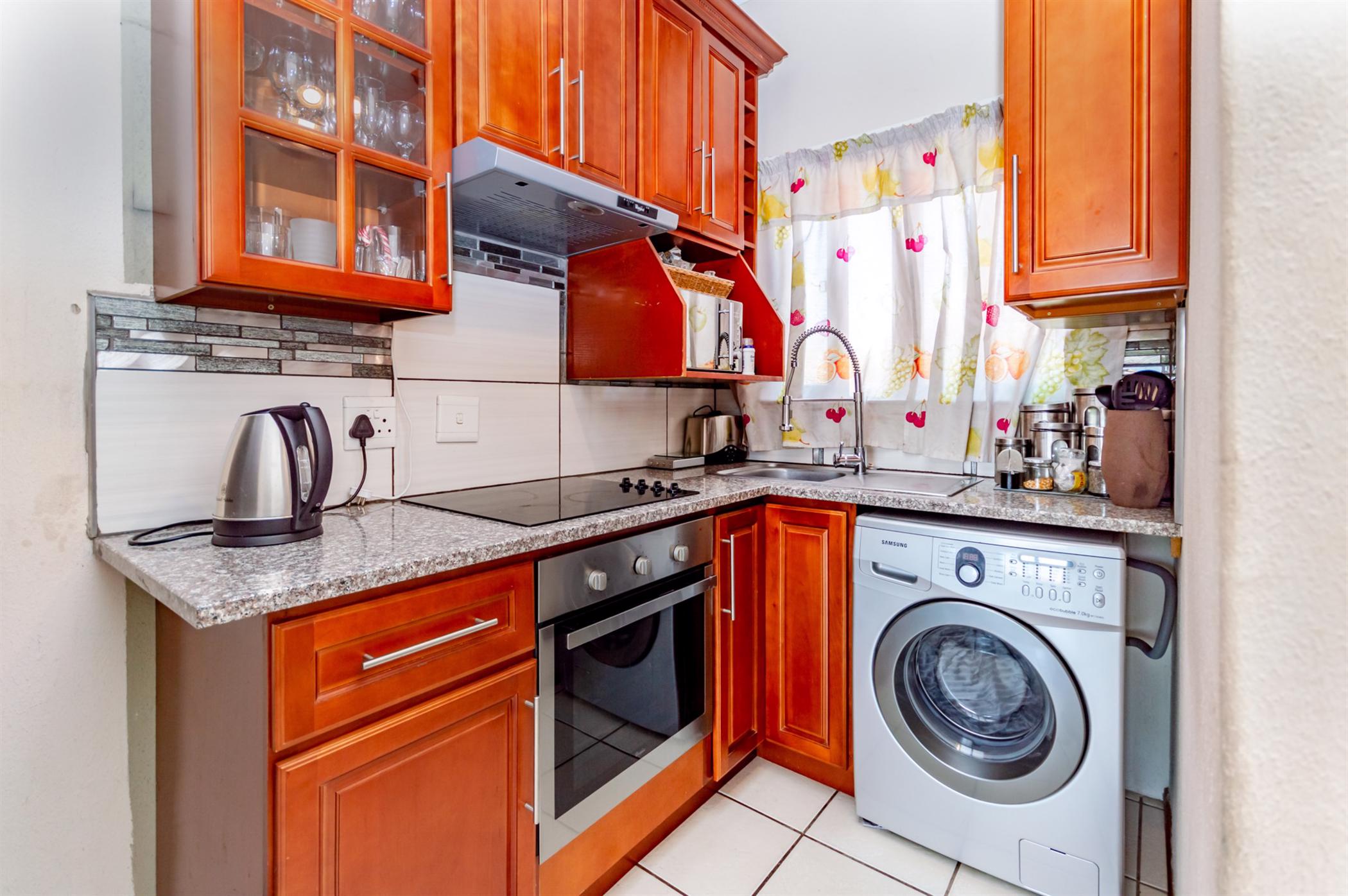 2 Bedroom Apartment For Sale Honeydew (Randburg) 1RG1464236 Pam