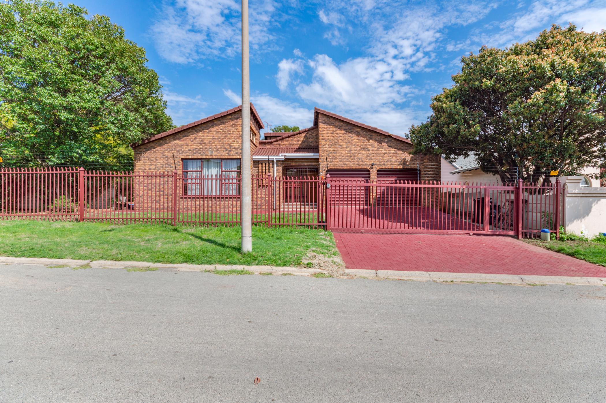 5 Bedroom House For Sale Norkem Park 1KQ1465119 Pam Golding