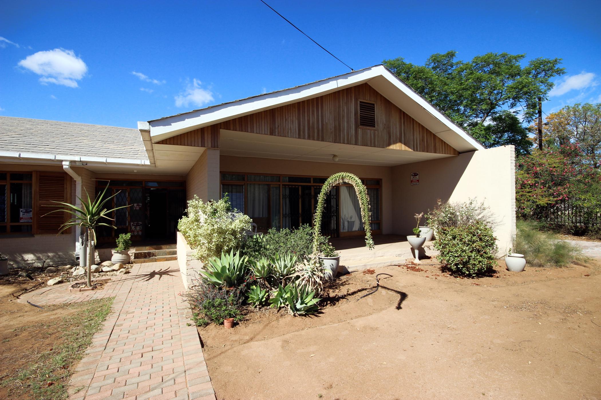 5 Bedroom House For Sale Wesbank (Oudtshoorn) 1OU1463249 Pam