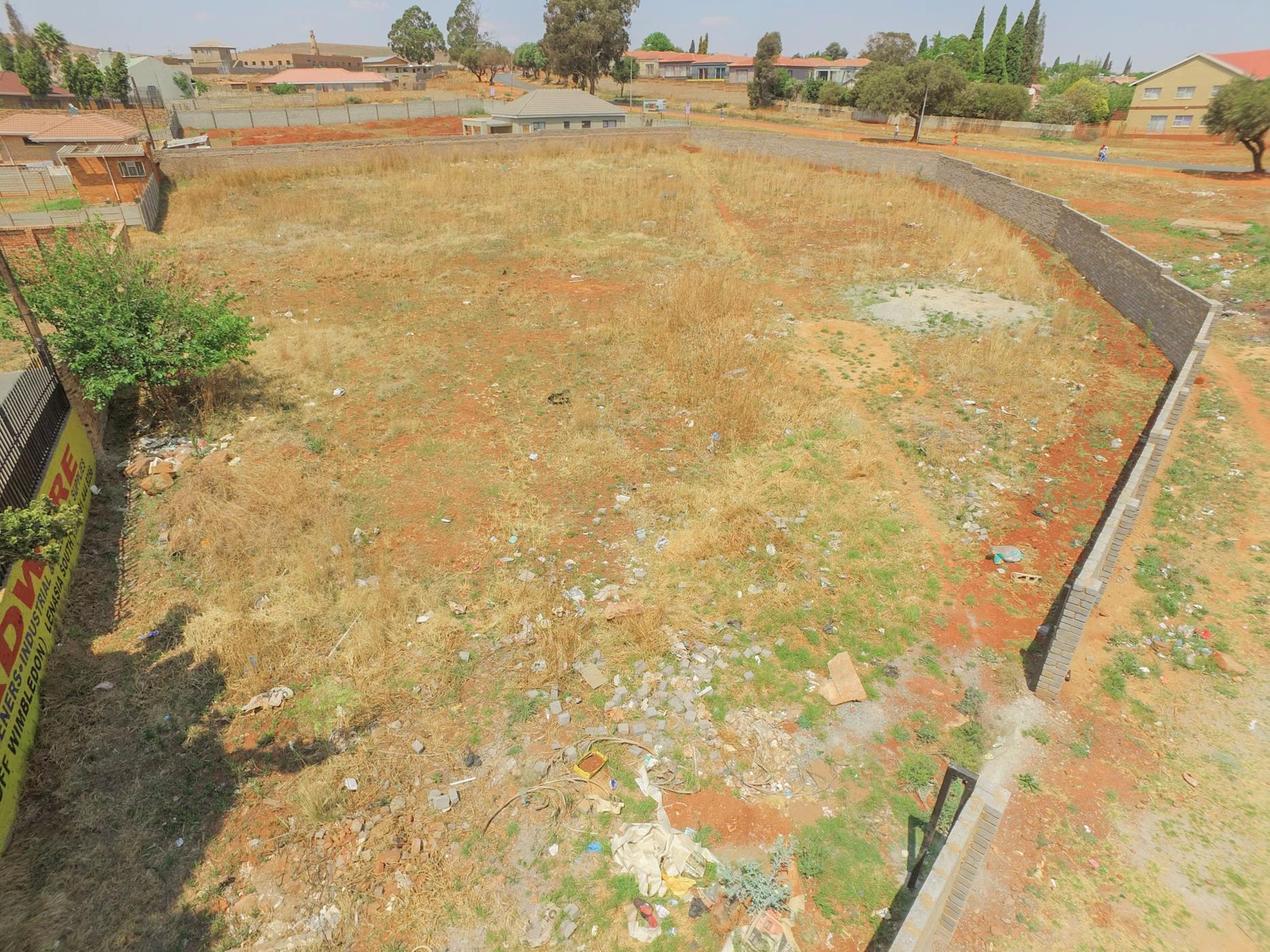 3083 m&sup2; vacant land for sale in Lenasia South