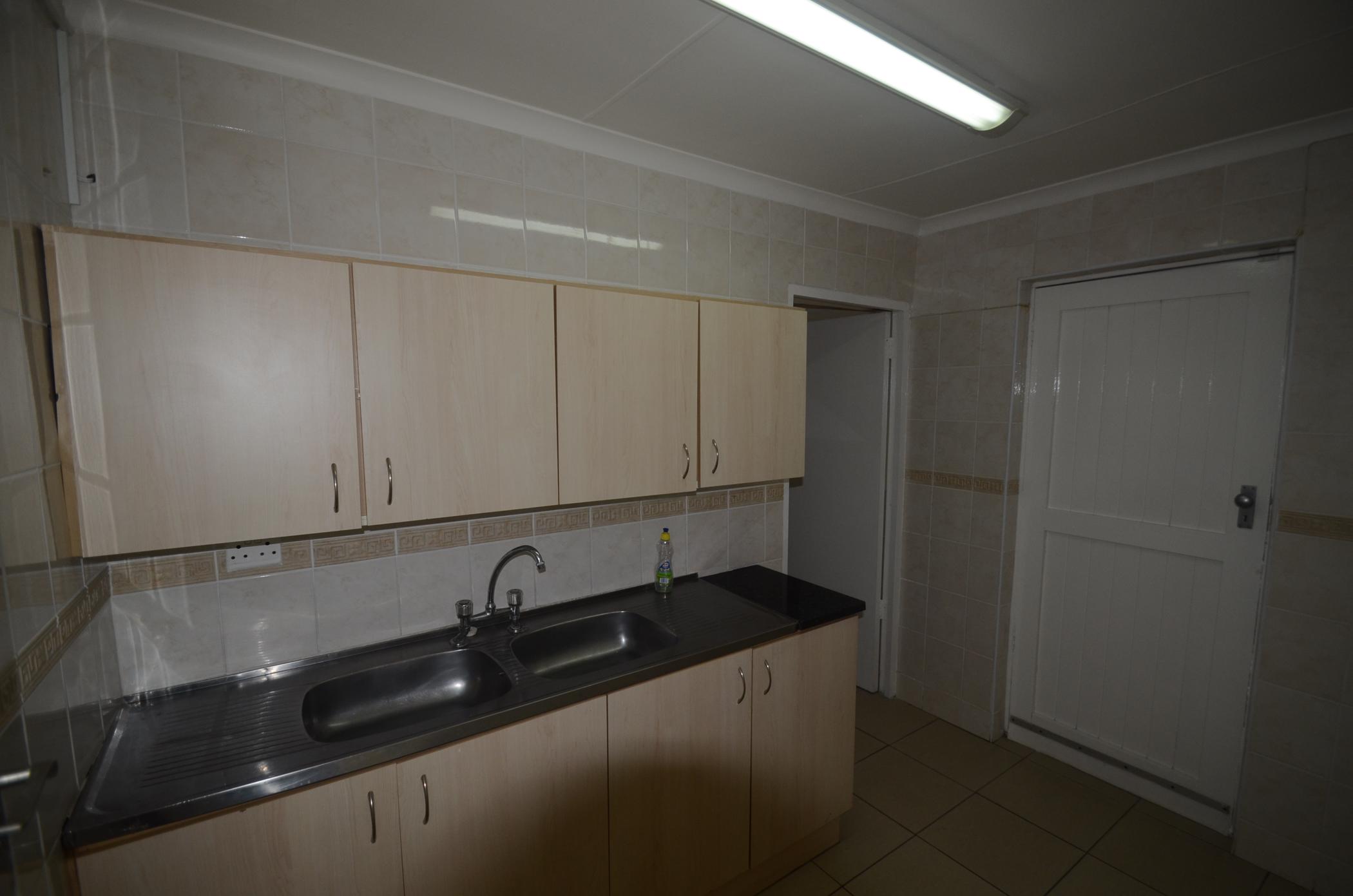 90 m2 Commercial Office To Rent Port Elizabeth (Gqeberha