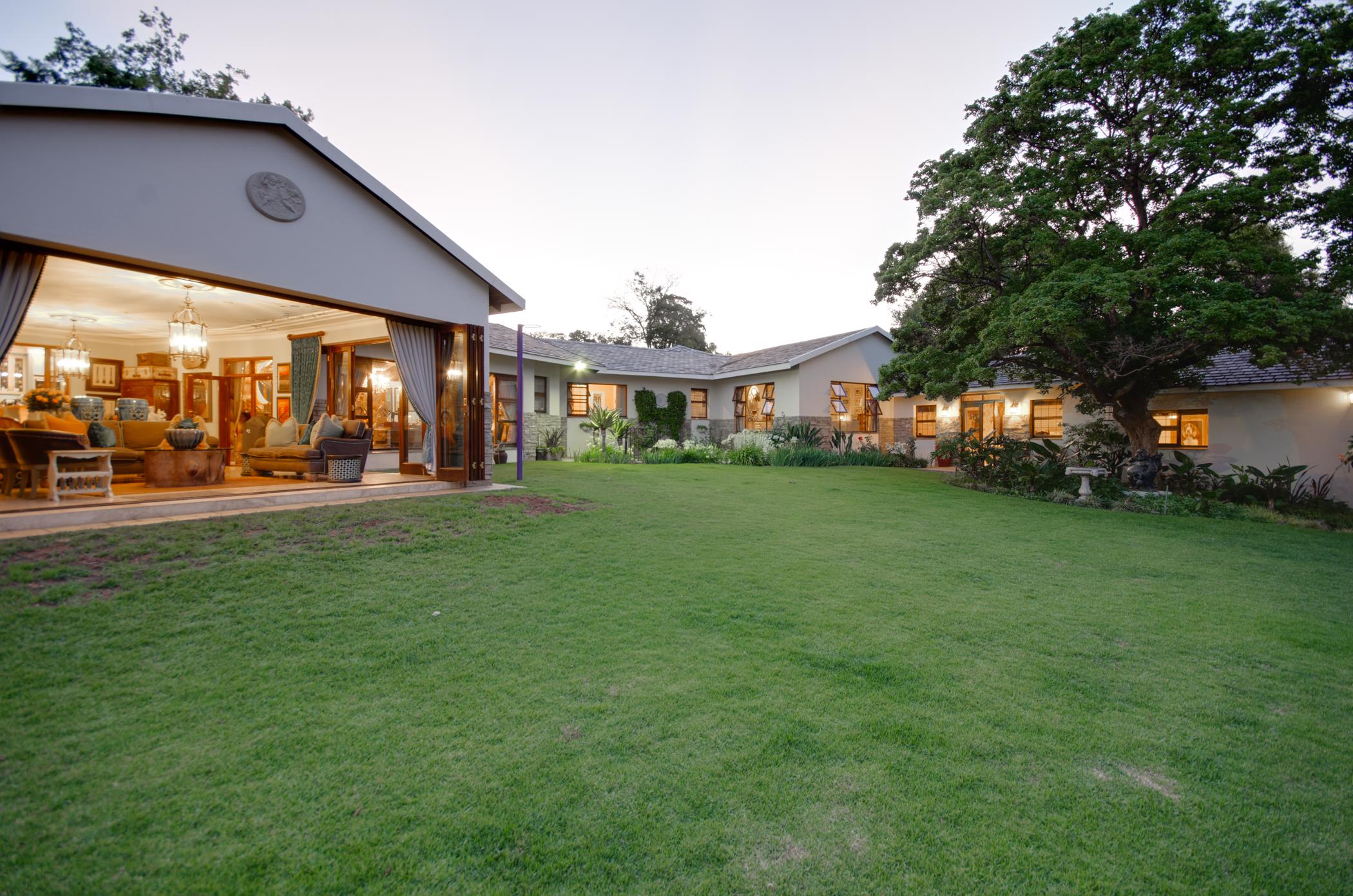 5 Bedroom House For Sale Hyde Park (Sandton) HP1556719 Pam