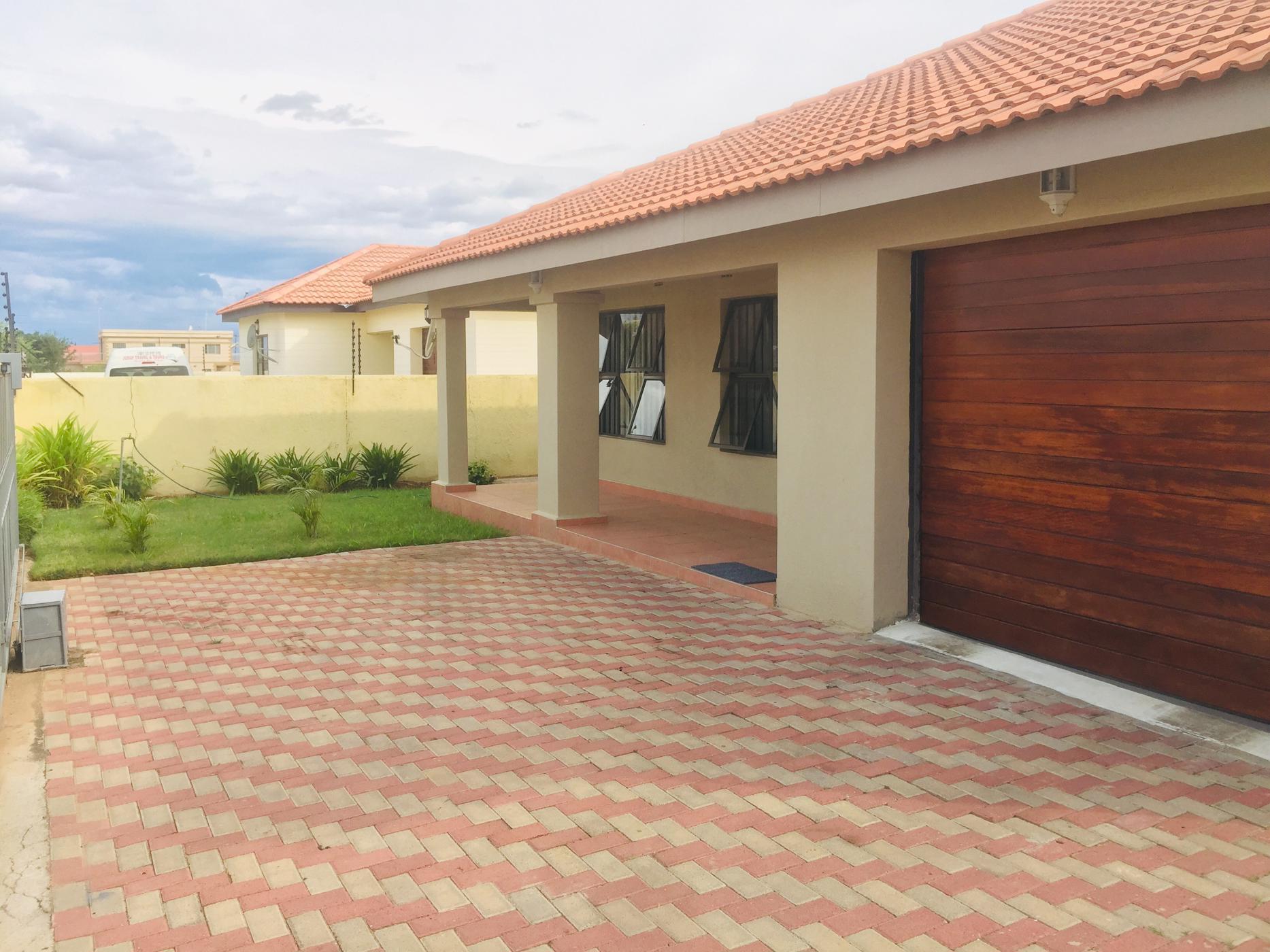3 bedroom house to rent in Block 10 (Botswana)