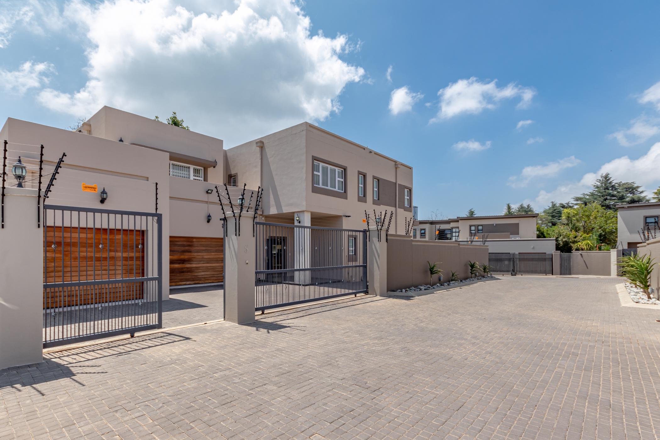 4 Bedroom Doublestorey Cluster For Sale Senderwood BED1591667