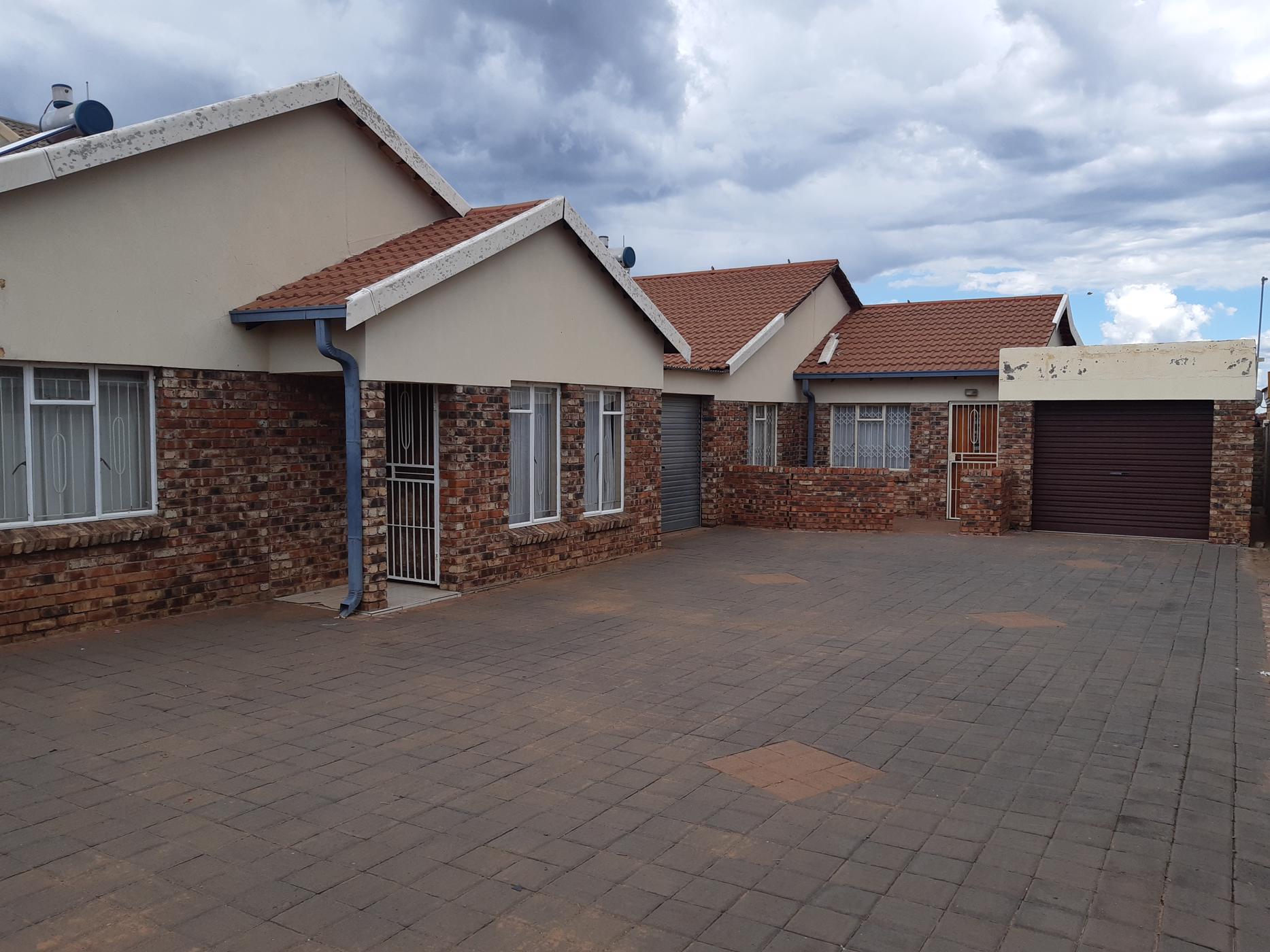 Townhouse For Sale Vista Park 1BX1474780 Pam Golding Properties