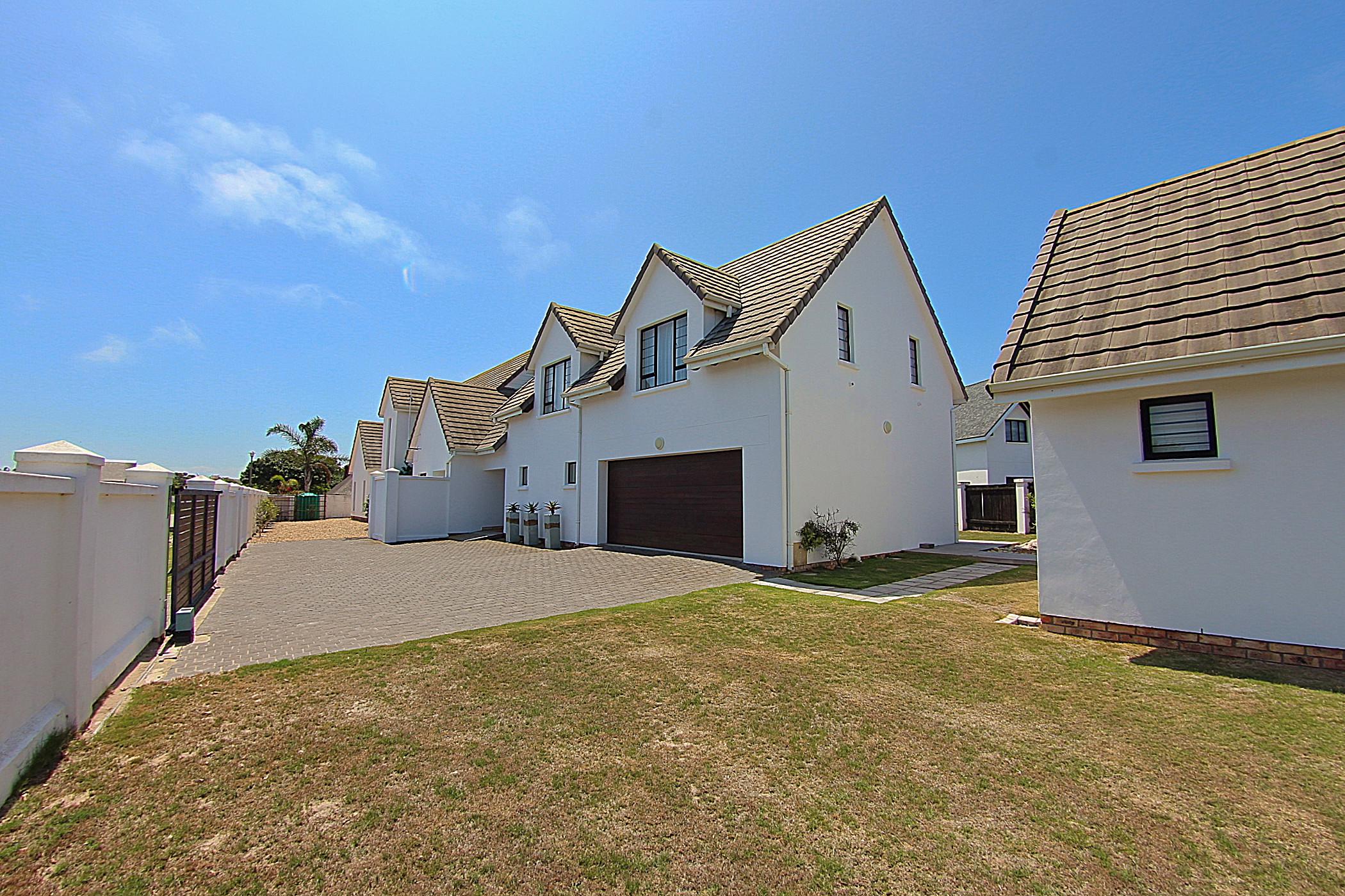 7 Bedroom Doublestorey House To Rent St Francis Bay 1SA1600638
