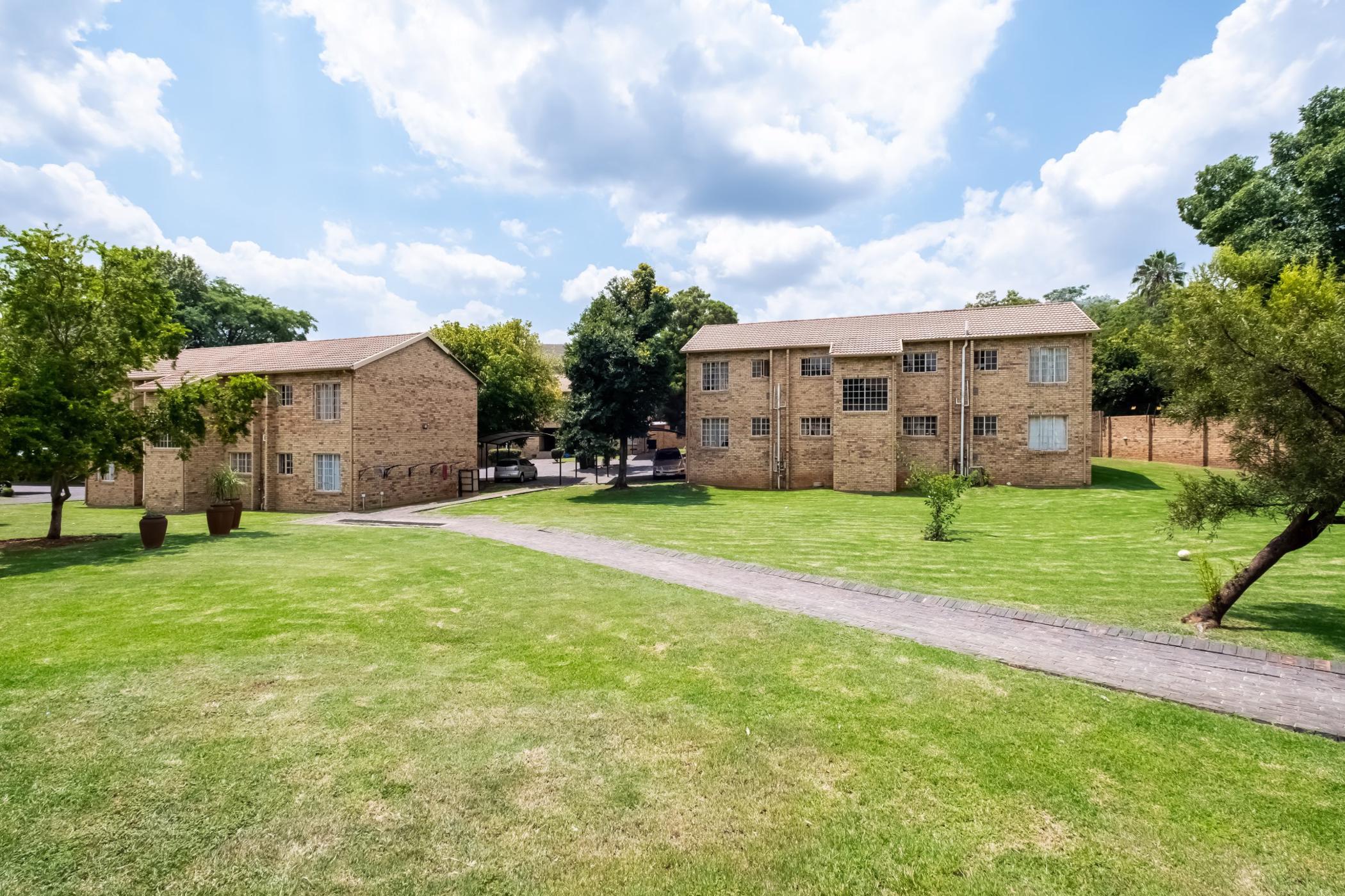 2 Bedroom Apartment For Sale Ferndale (Randburg) 1RG1476106 Pam