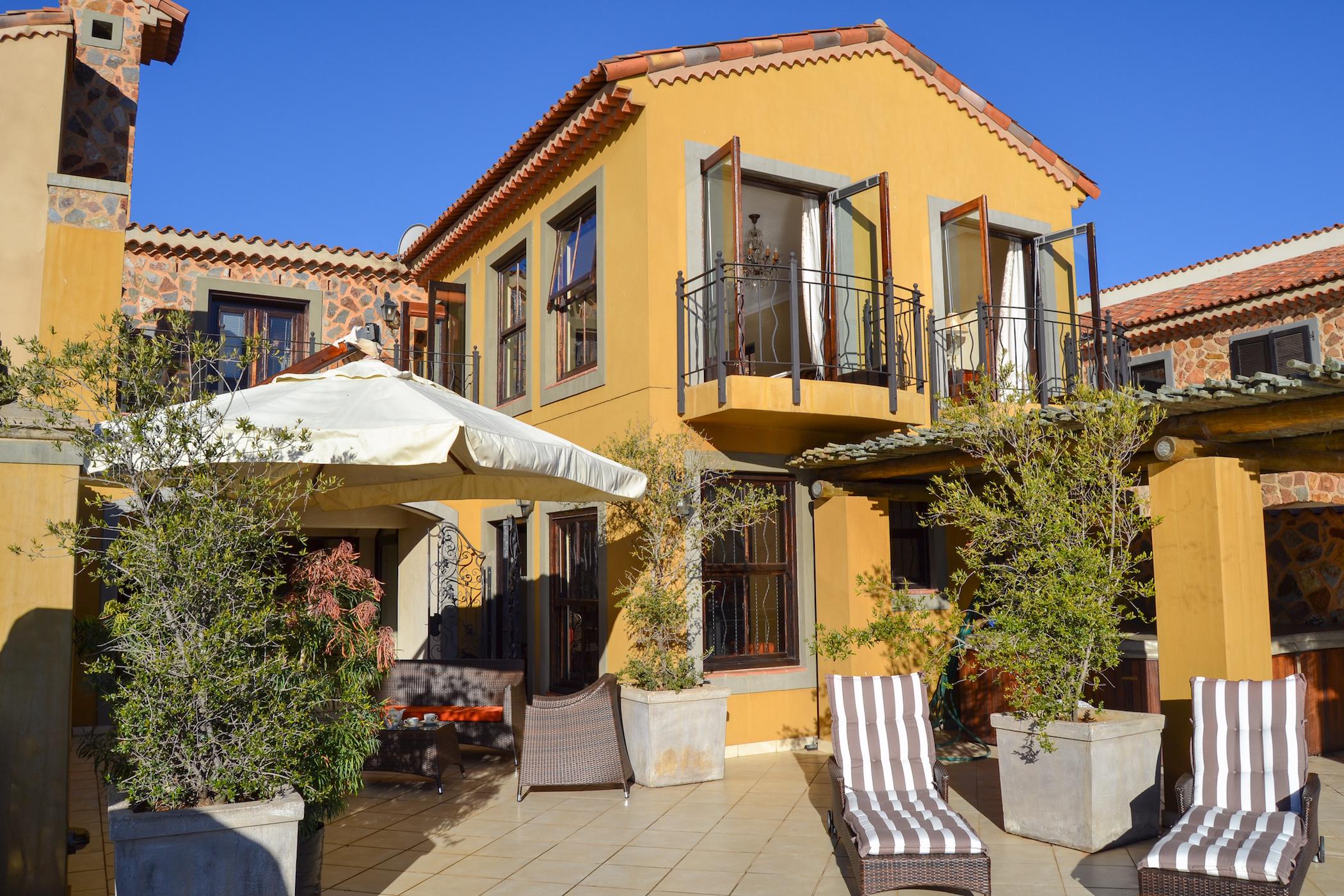 3 Bedroom Multistorey House For Sale Estate D Afrique 1HR1477290