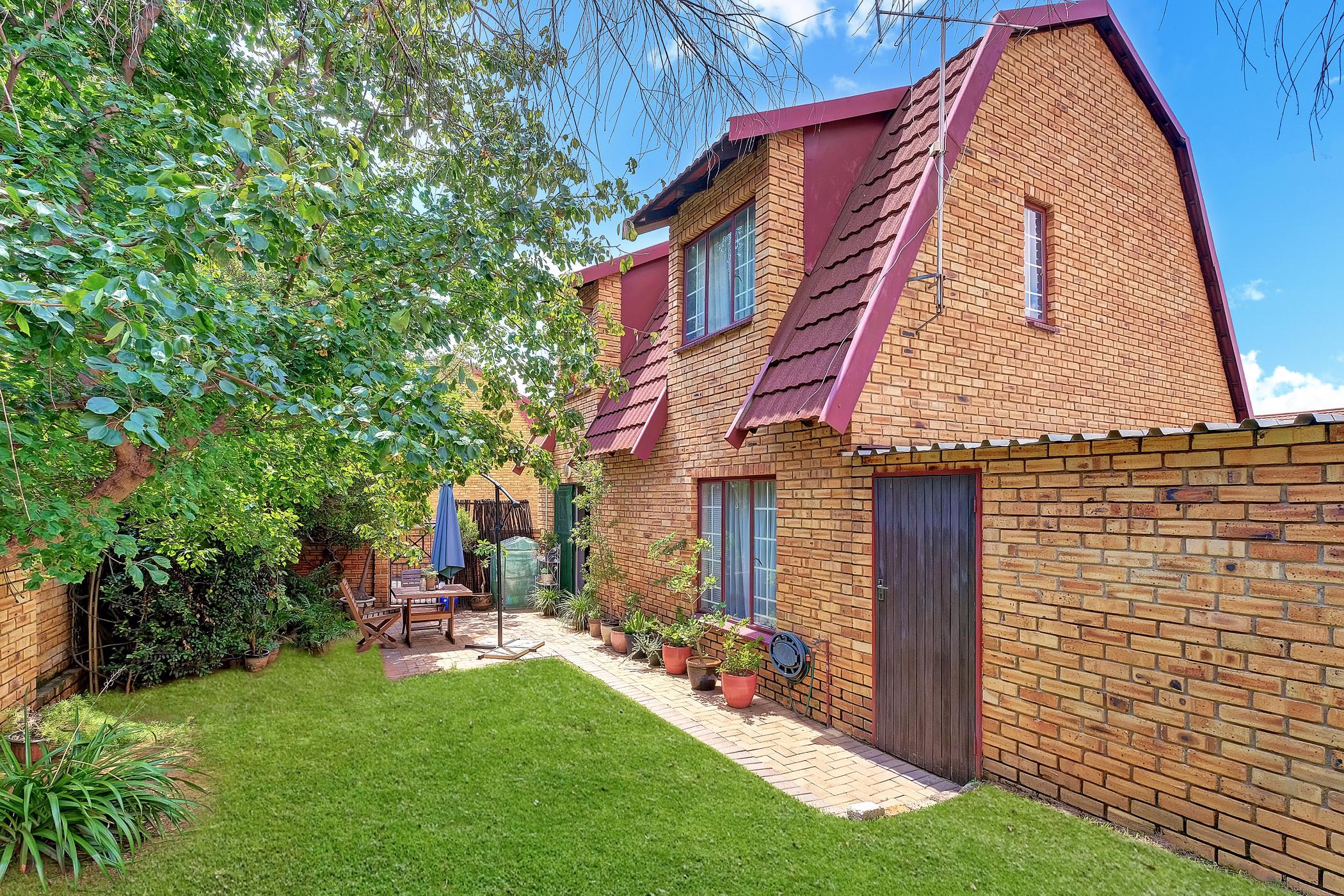 3 Bedroom Townhouse For Sale Boskruin 1RG1475414 Pam Golding