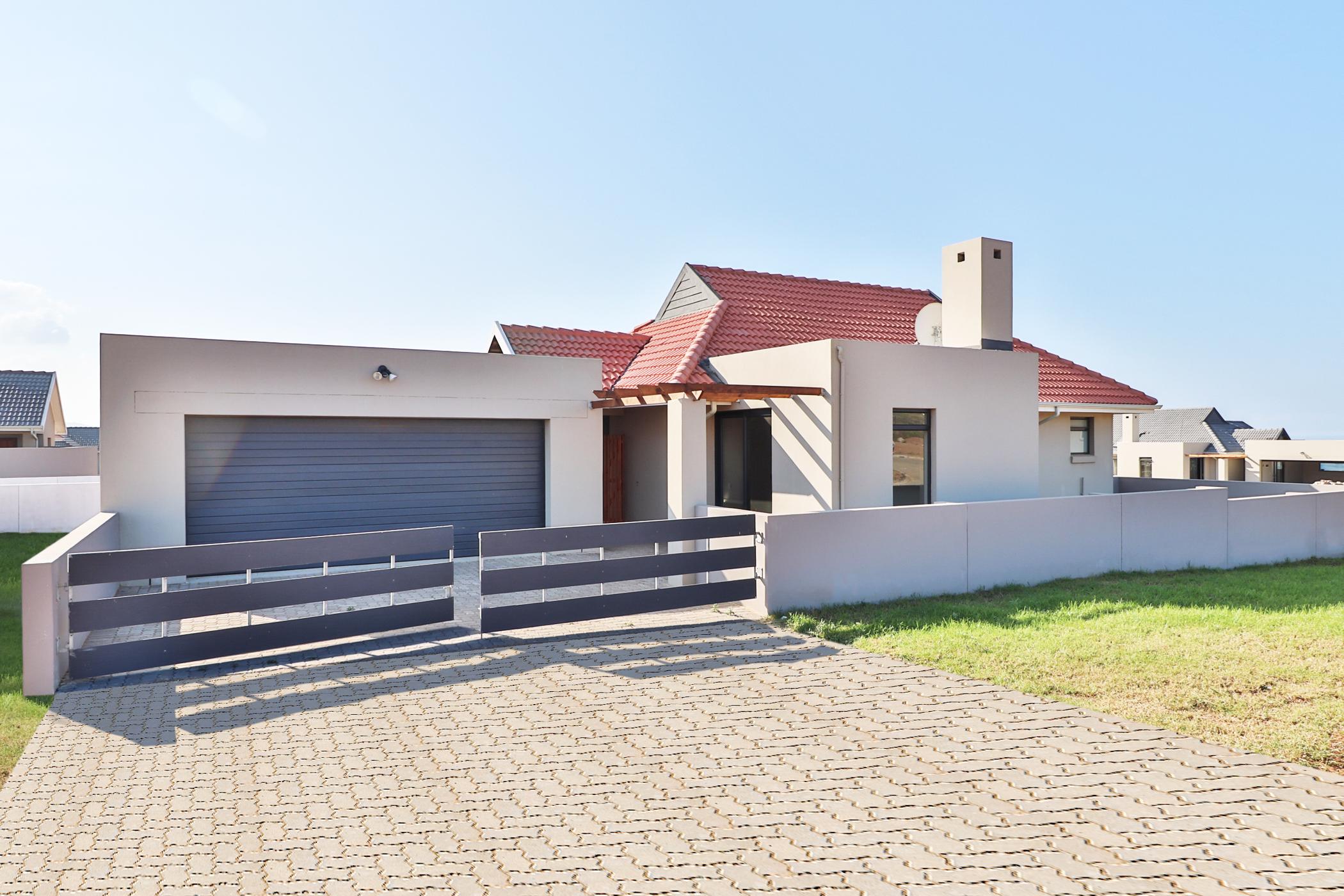 3 Bedroom House For Sale Kidds Beach 1ET1481139 Pam Golding