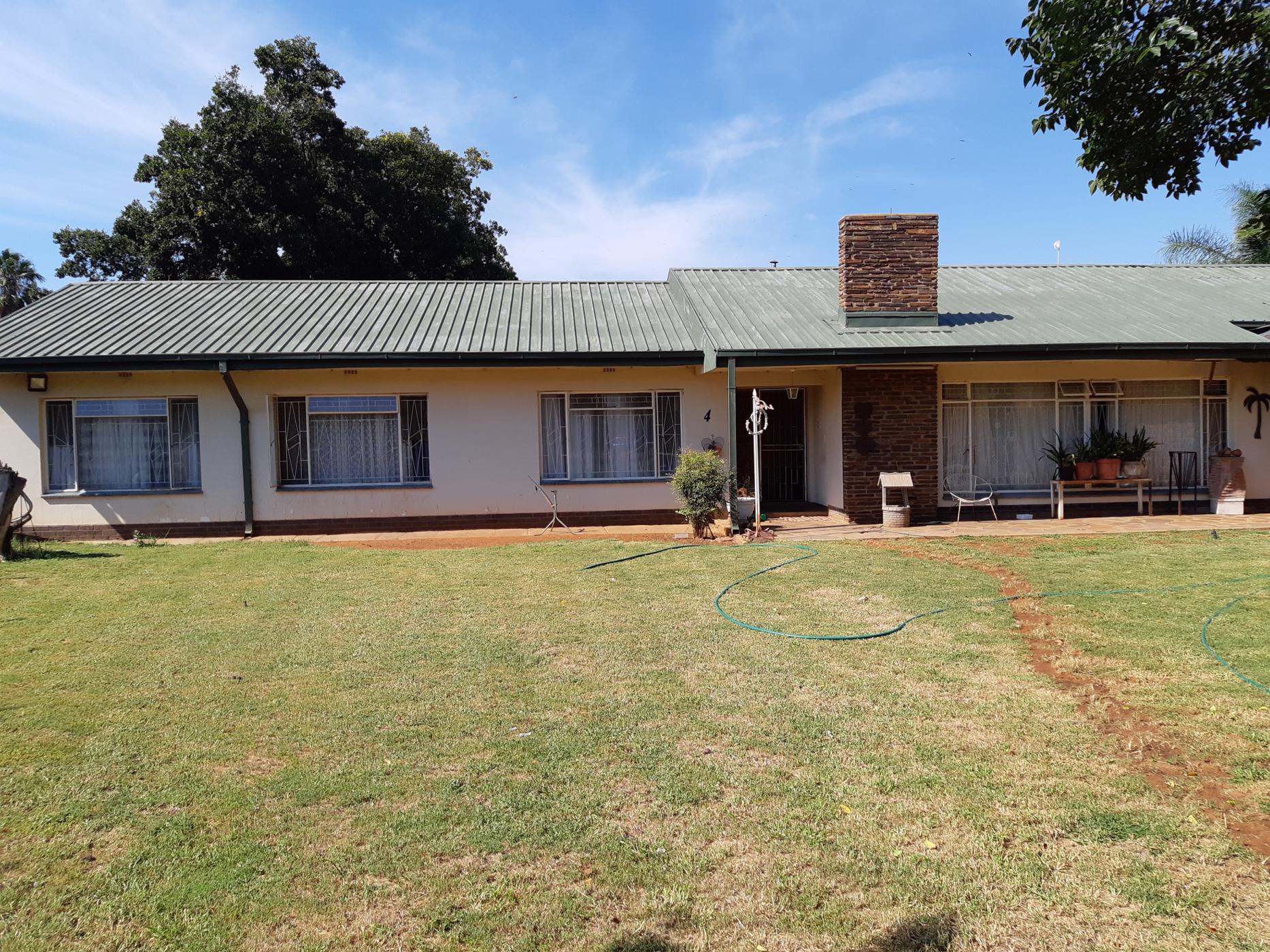 4 Bedroom House For Sale Hartswater (Northern Cape) 1RN1479145