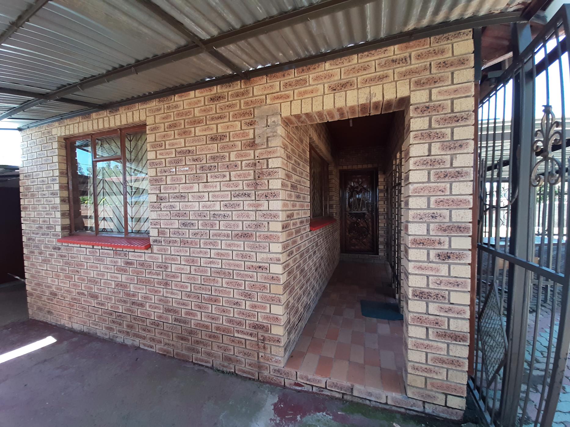 5 Bedroom House For Sale Fernwood (Newcastle) 1NW1480033 Pam