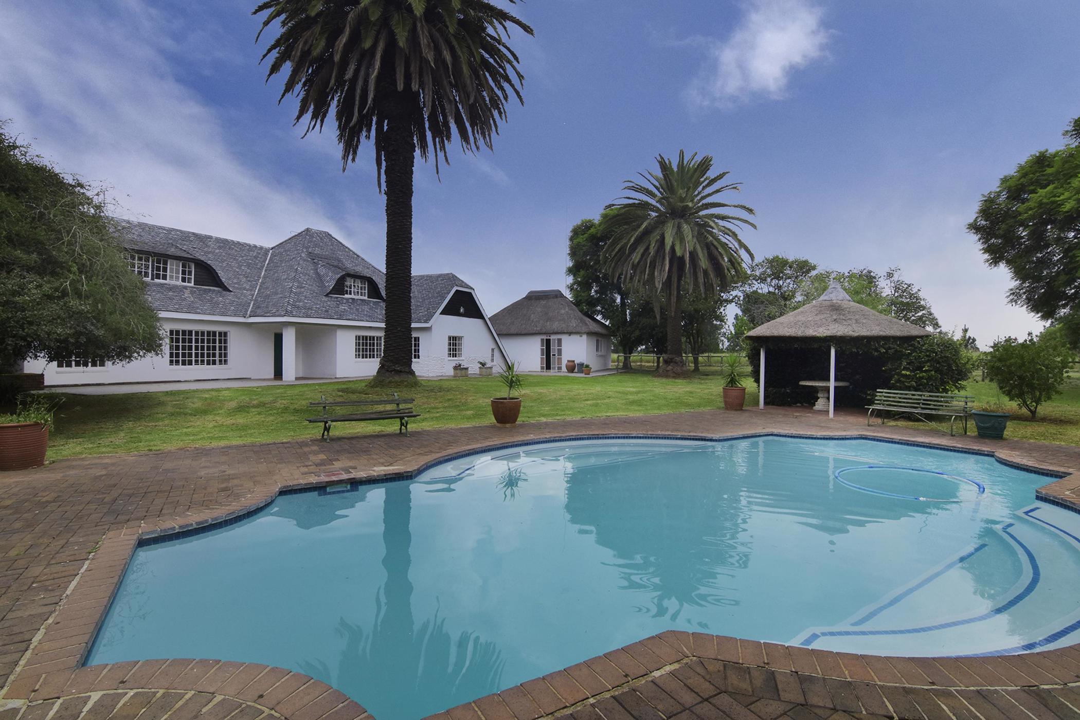 4 Bedroom House For Sale Sun Valley (Midrand) MR1243216 Pam