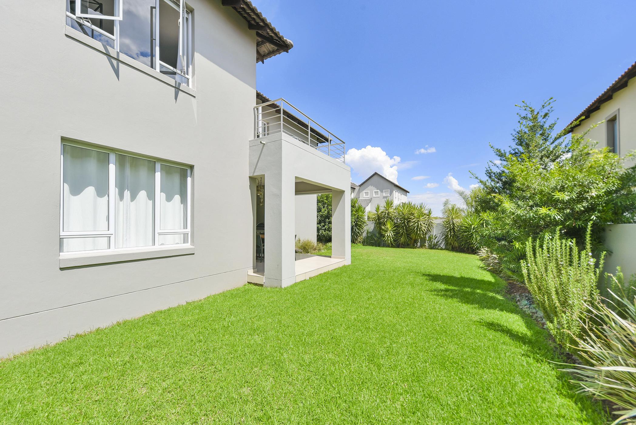 3 Bedroom Cluster House For Sale Beverley FW1641937 Pam Golding