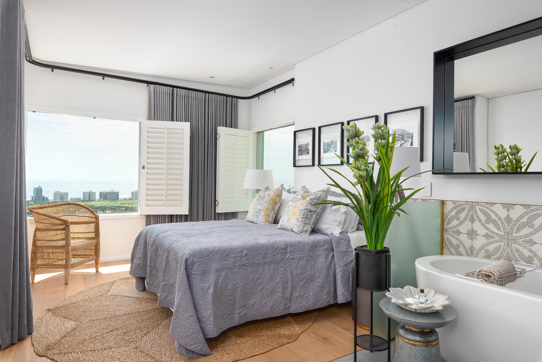 3 Bedroom Apartment For Sale Green Point (Cape Town) AS1482308