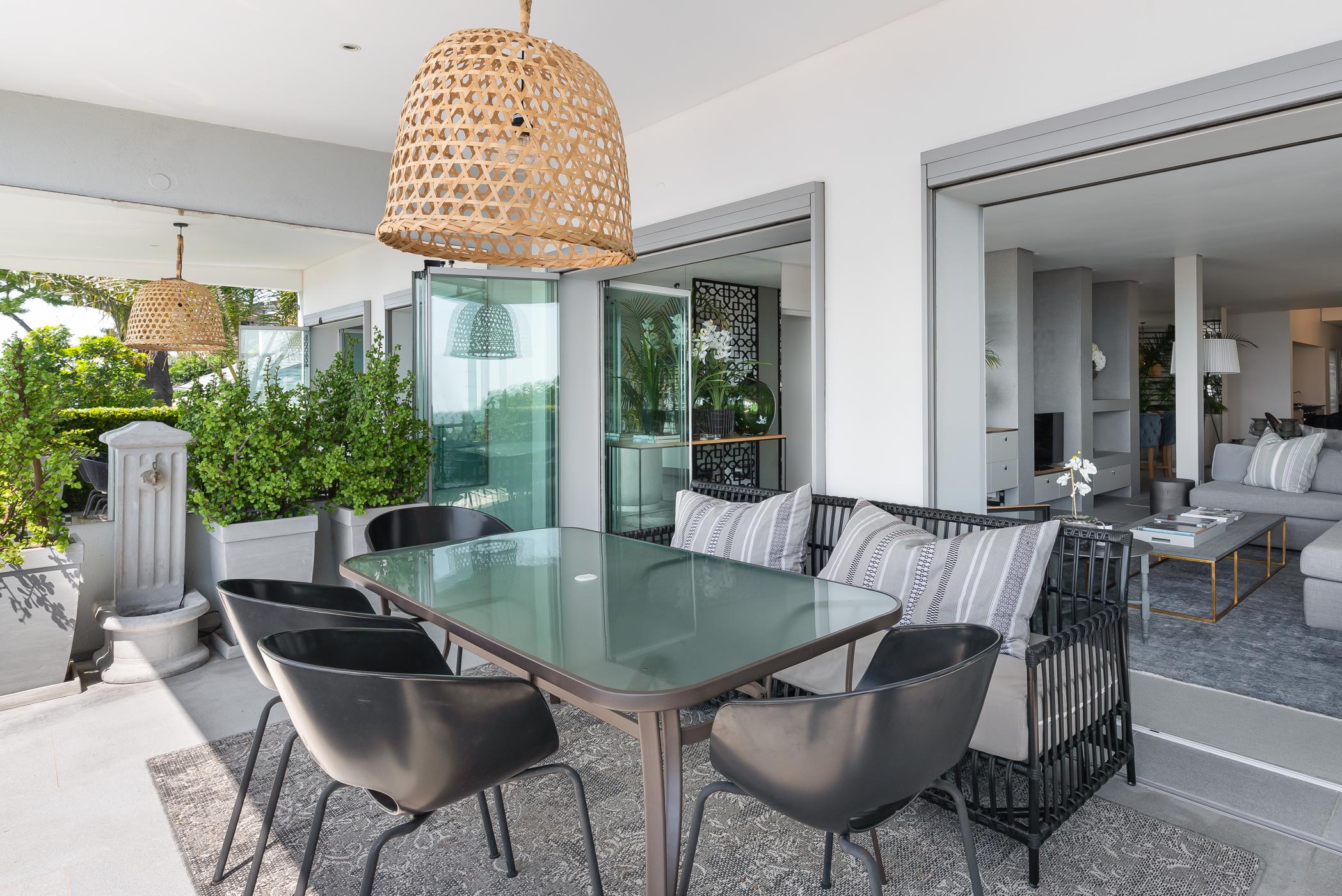 3 Bedroom Apartment For Sale Green Point (Cape Town) AS1482308