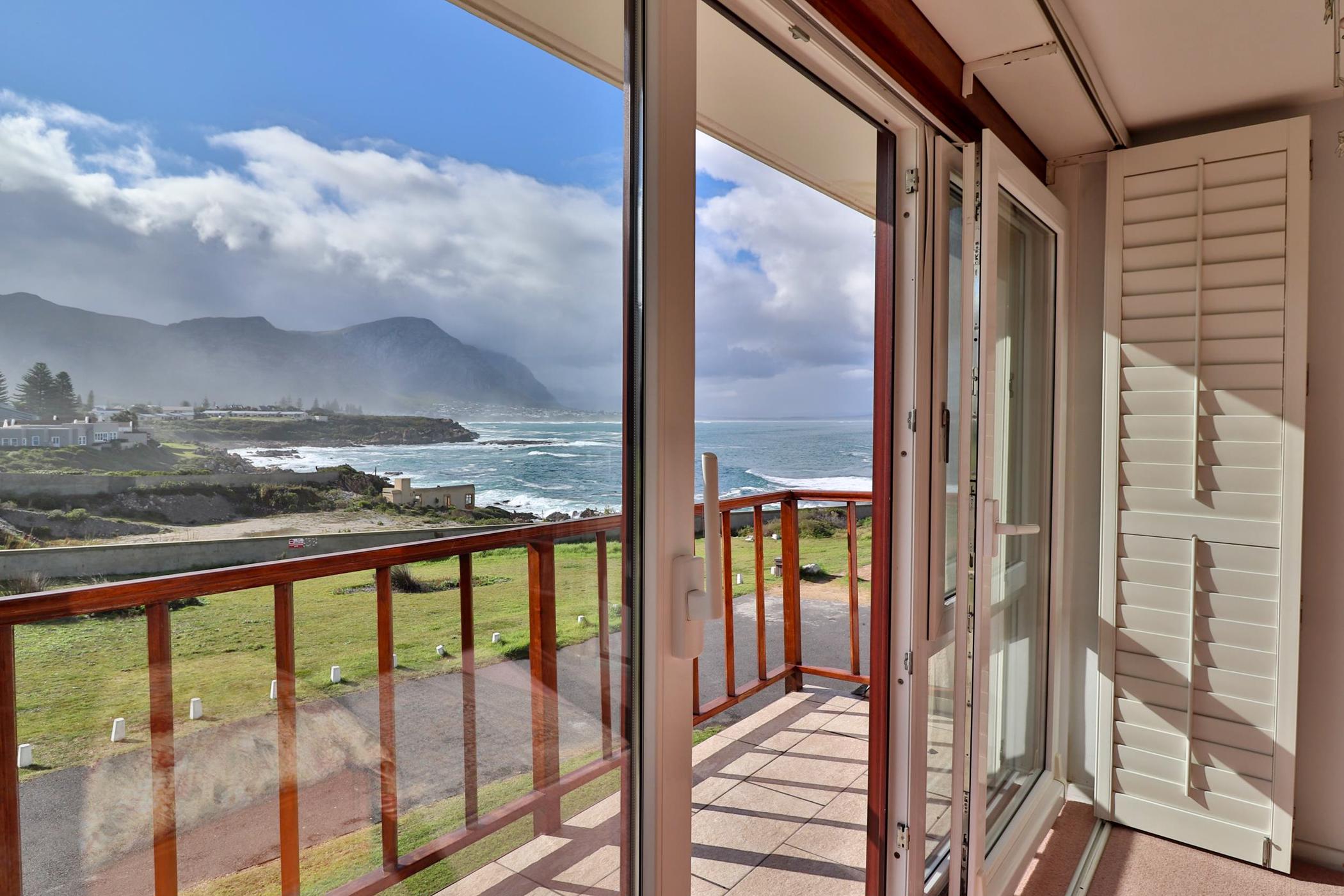 4 Bedroom House For Sale Eastcliff (Hermanus) HF1485069 Pam