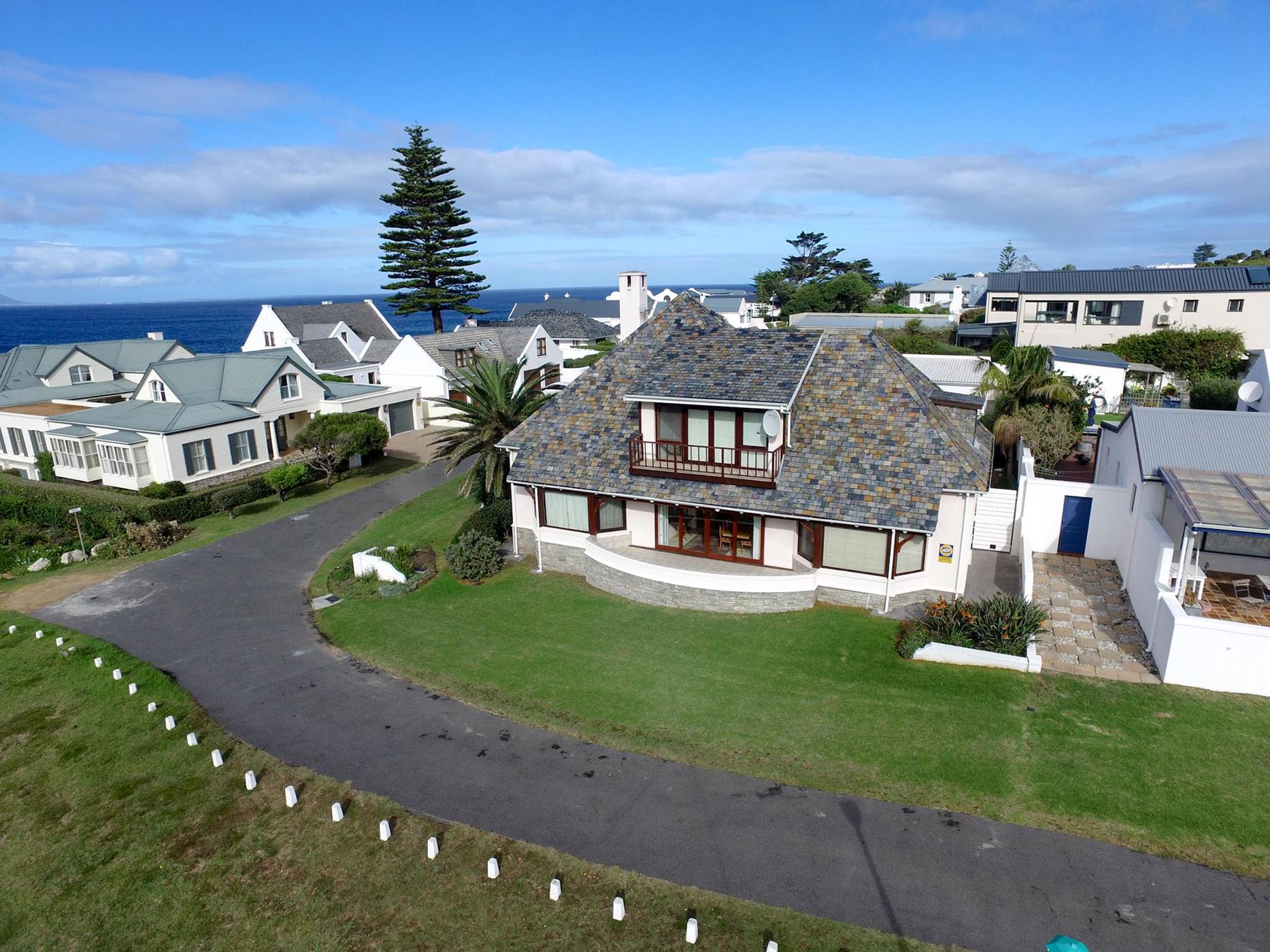 4 Bedroom House For Sale Eastcliff (Hermanus) HF1485069 Pam