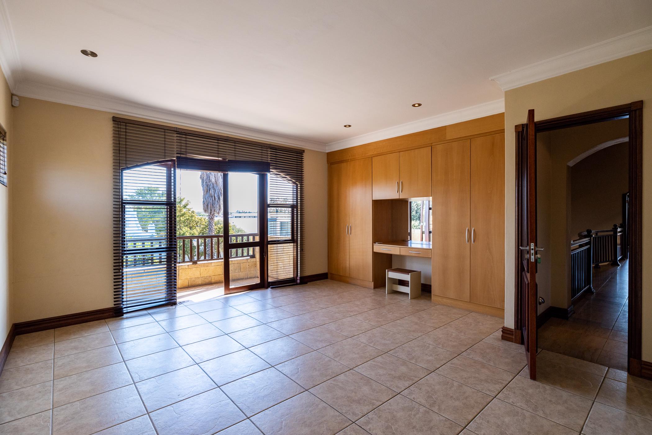 3 Bedroom House For Sale Silver Lakes Golf Estate PT1406013 Pam