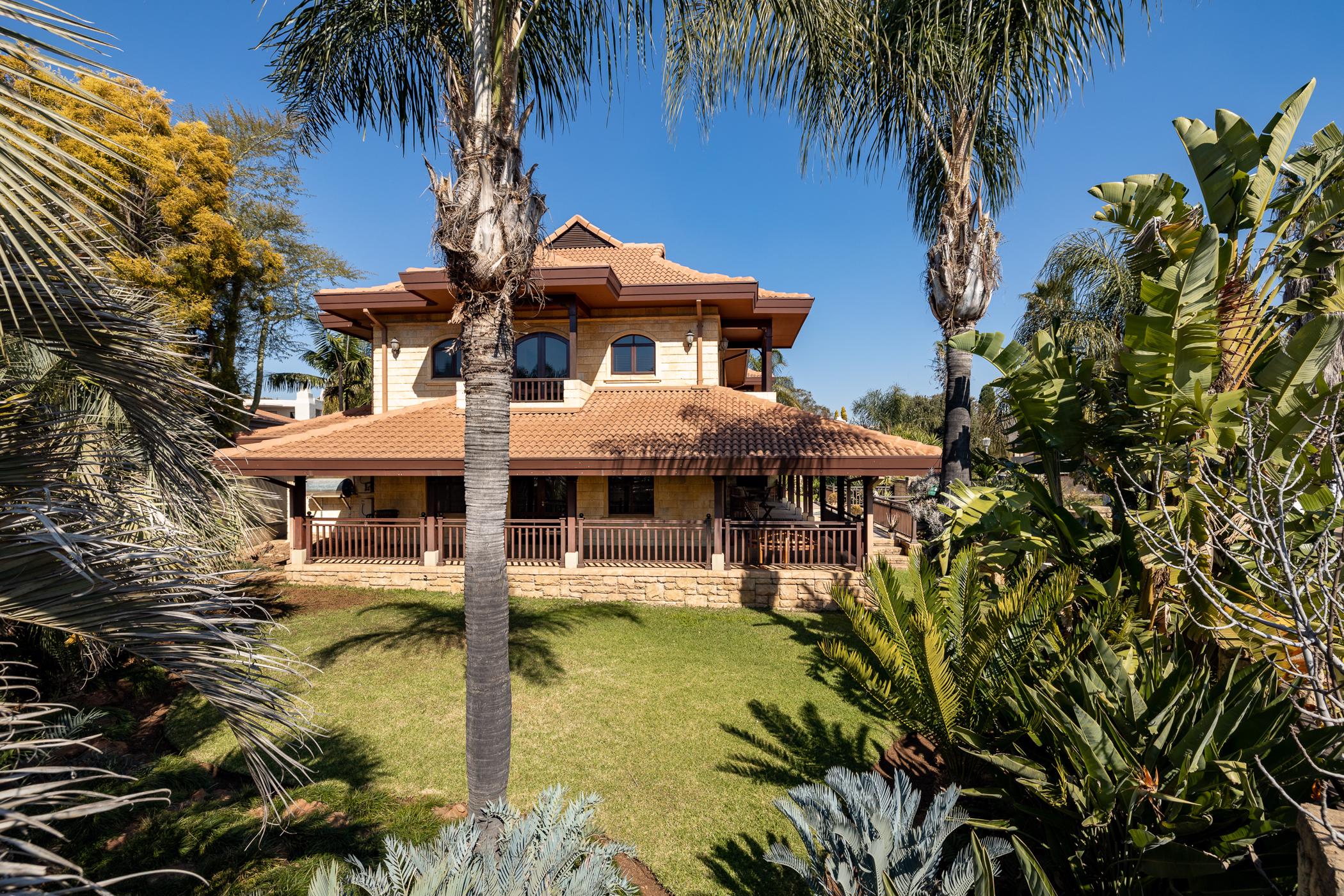 3 Bedroom House For Sale Silver Lakes Golf Estate PT1406013 Pam