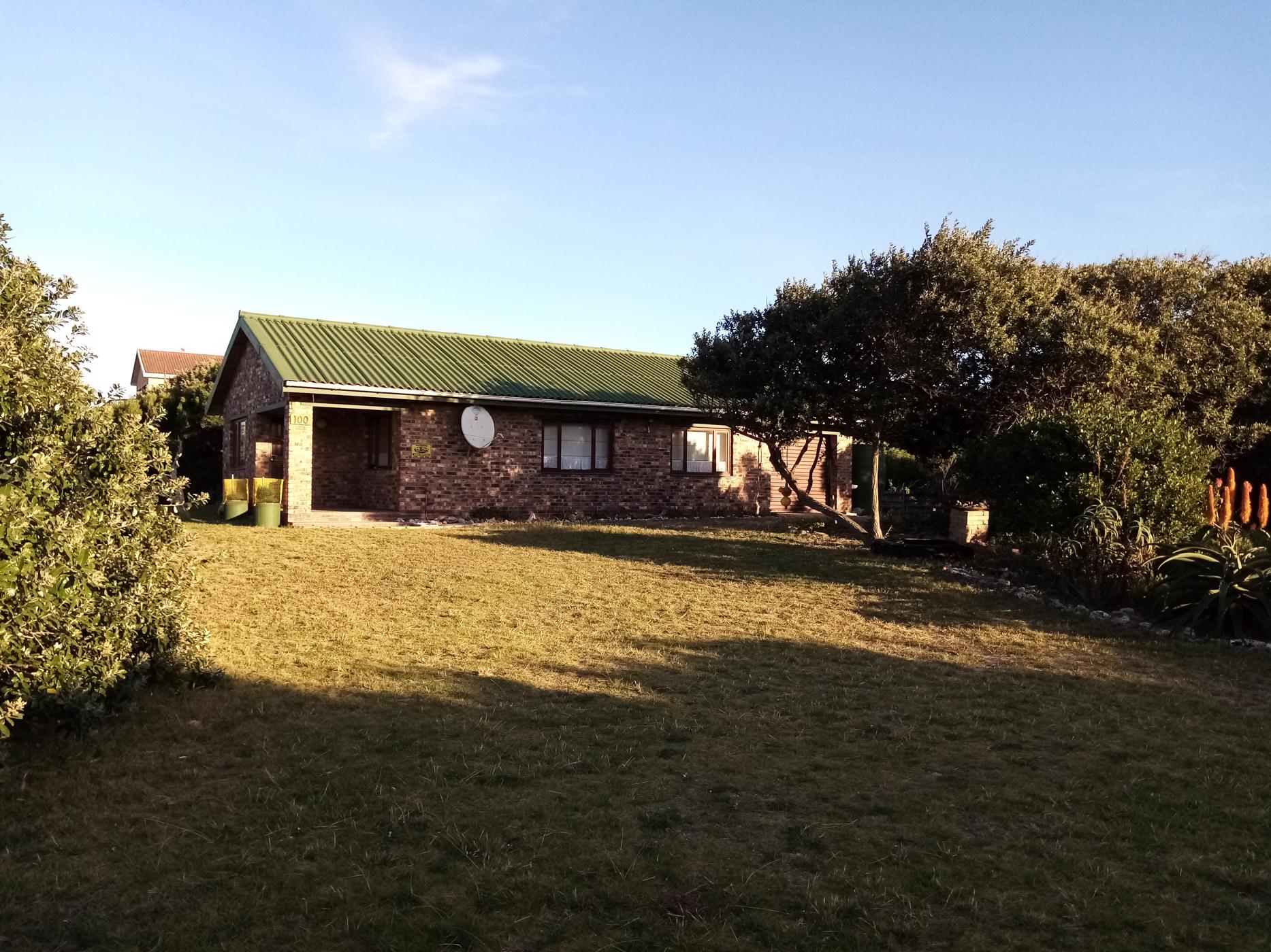 3 Bedroom House To Rent Cannon Rocks 1KO1572887 Pam Golding