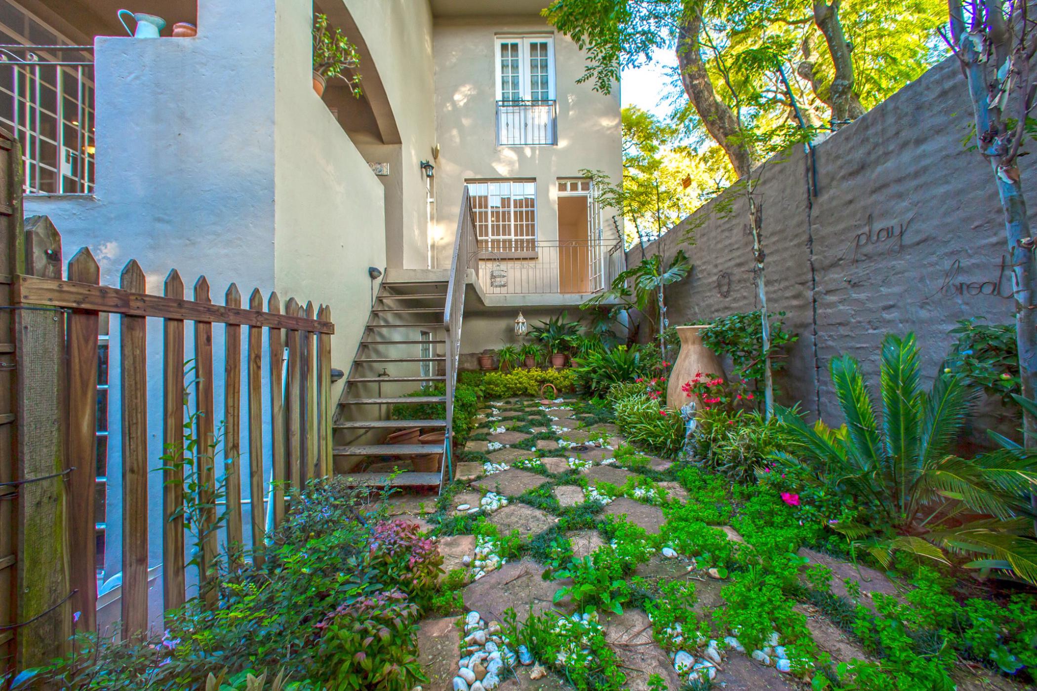 2 Bedroom Apartment For Sale Oaklands (Johannesburg) HP1486691