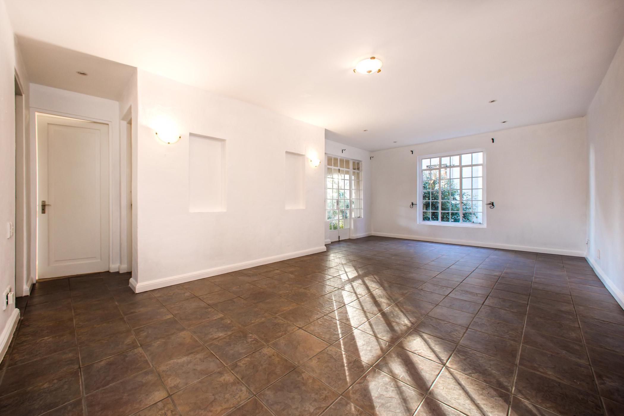 2 Bedroom Apartment For Sale Oaklands (Johannesburg) HP1486691