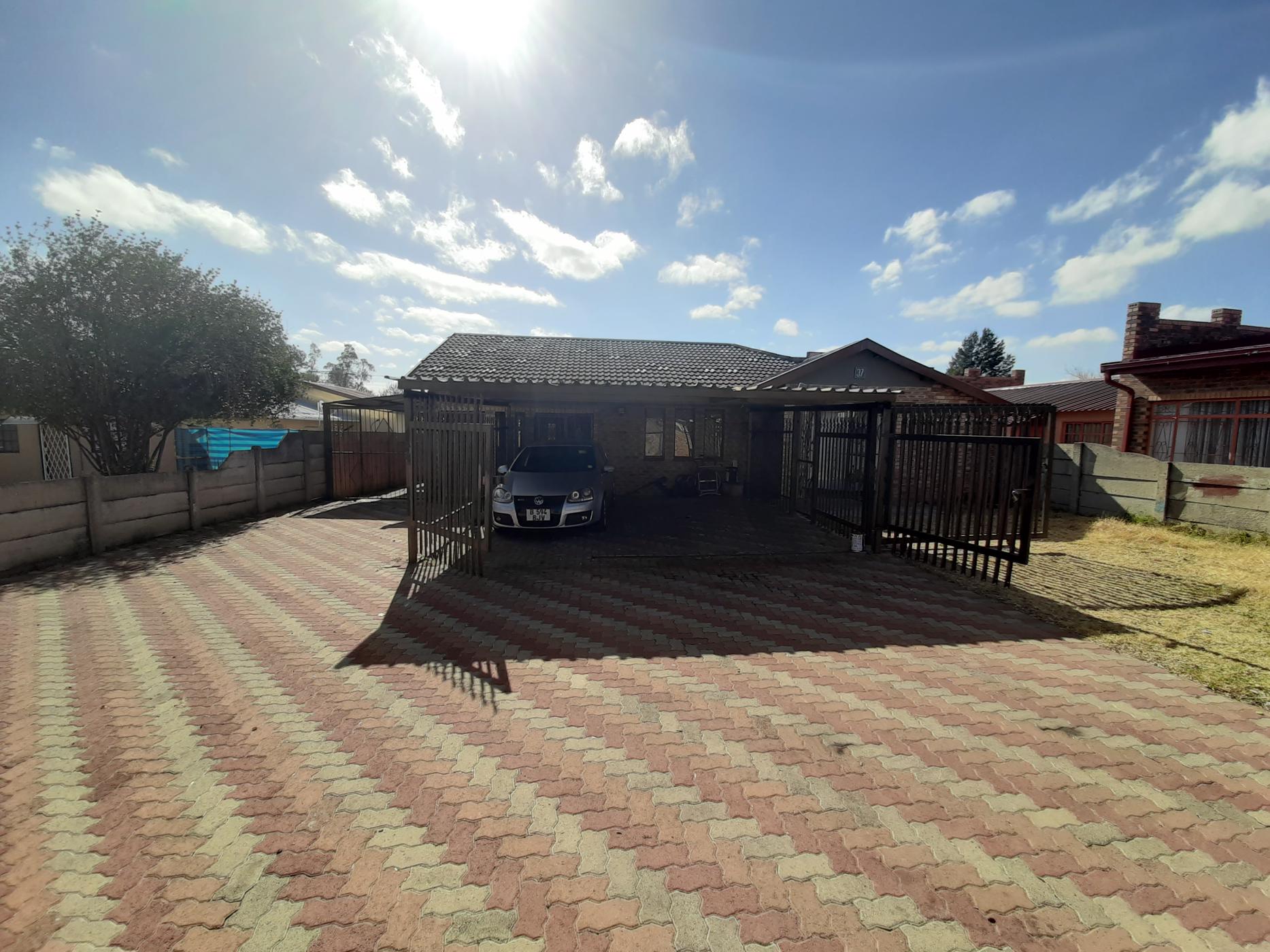 5 Bedroom House For Sale Fernwood (Newcastle) 1NW1480033 Pam