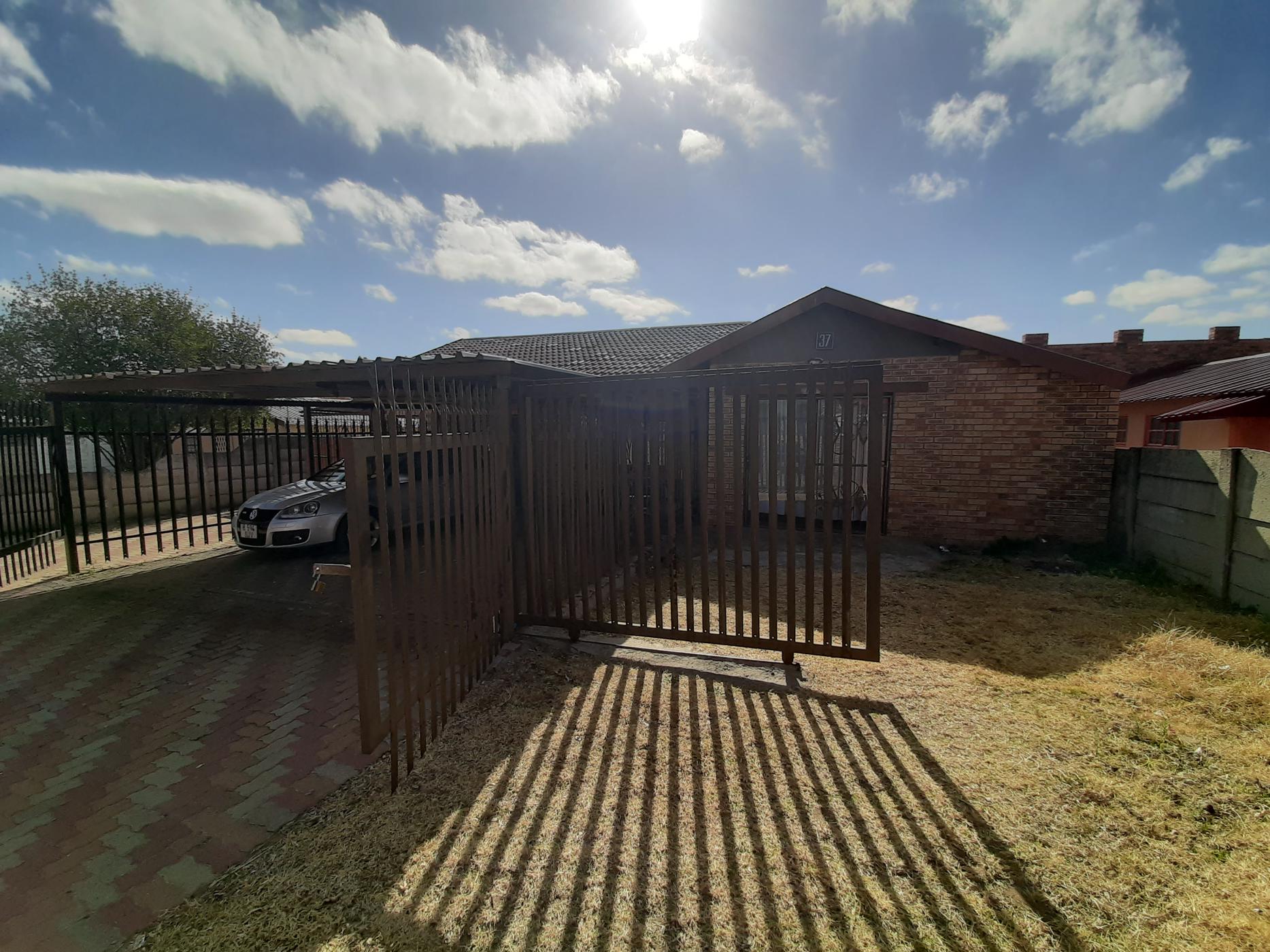 5 Bedroom House For Sale Fernwood (Newcastle) 1NW1480033 Pam