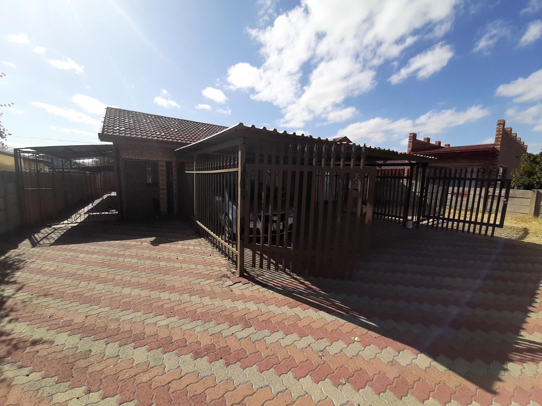 5 Bedroom House For Sale Fernwood (Newcastle) 1NW1480033 Pam