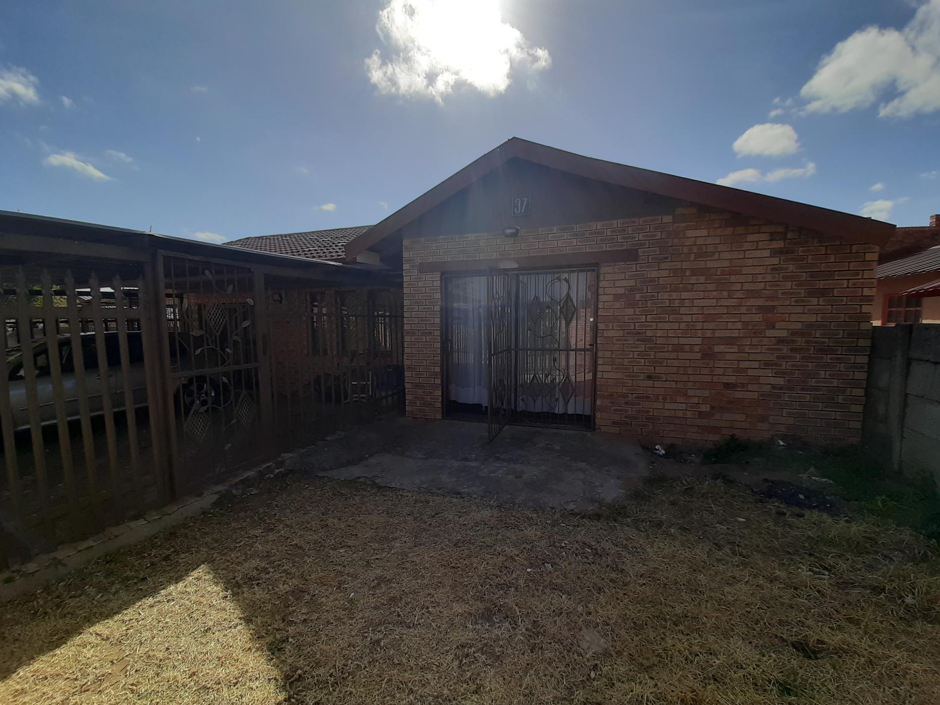 5 Bedroom House For Sale Fernwood (Newcastle) 1NW1480033 Pam