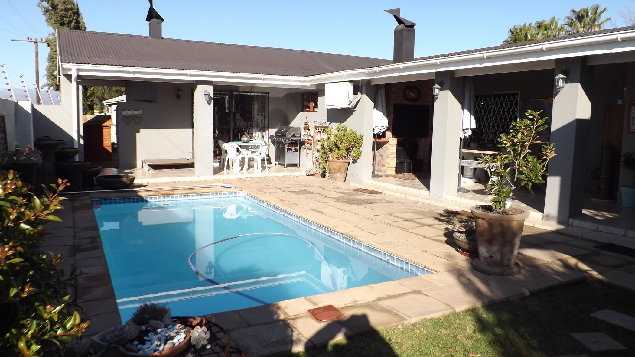 4 Bedroom House For Sale Prince Alfred Hamlet RV1559341 Pam