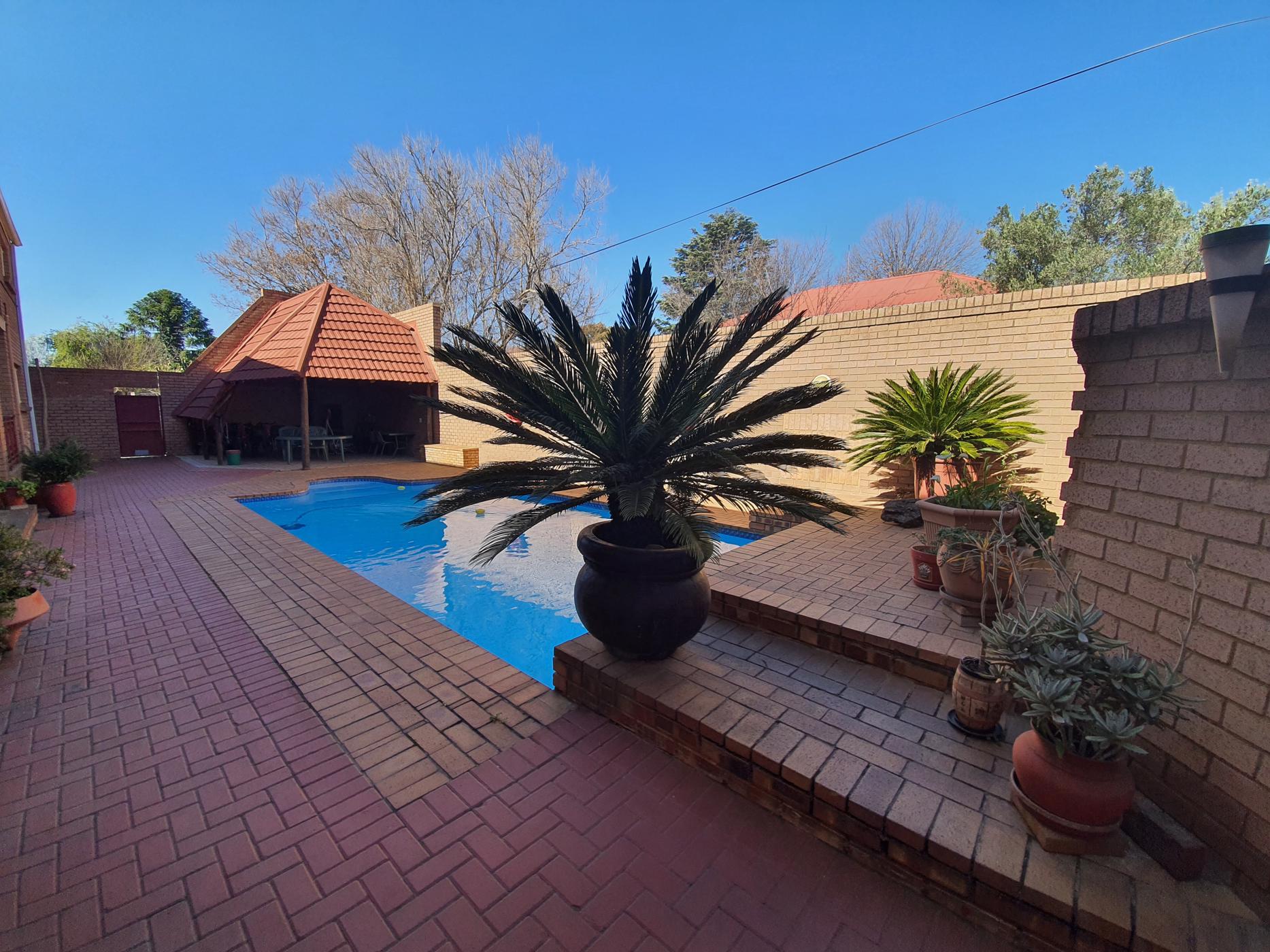 3 Bedroom Apartment For Sale Brakpan Central 1BJ1491604 Pam