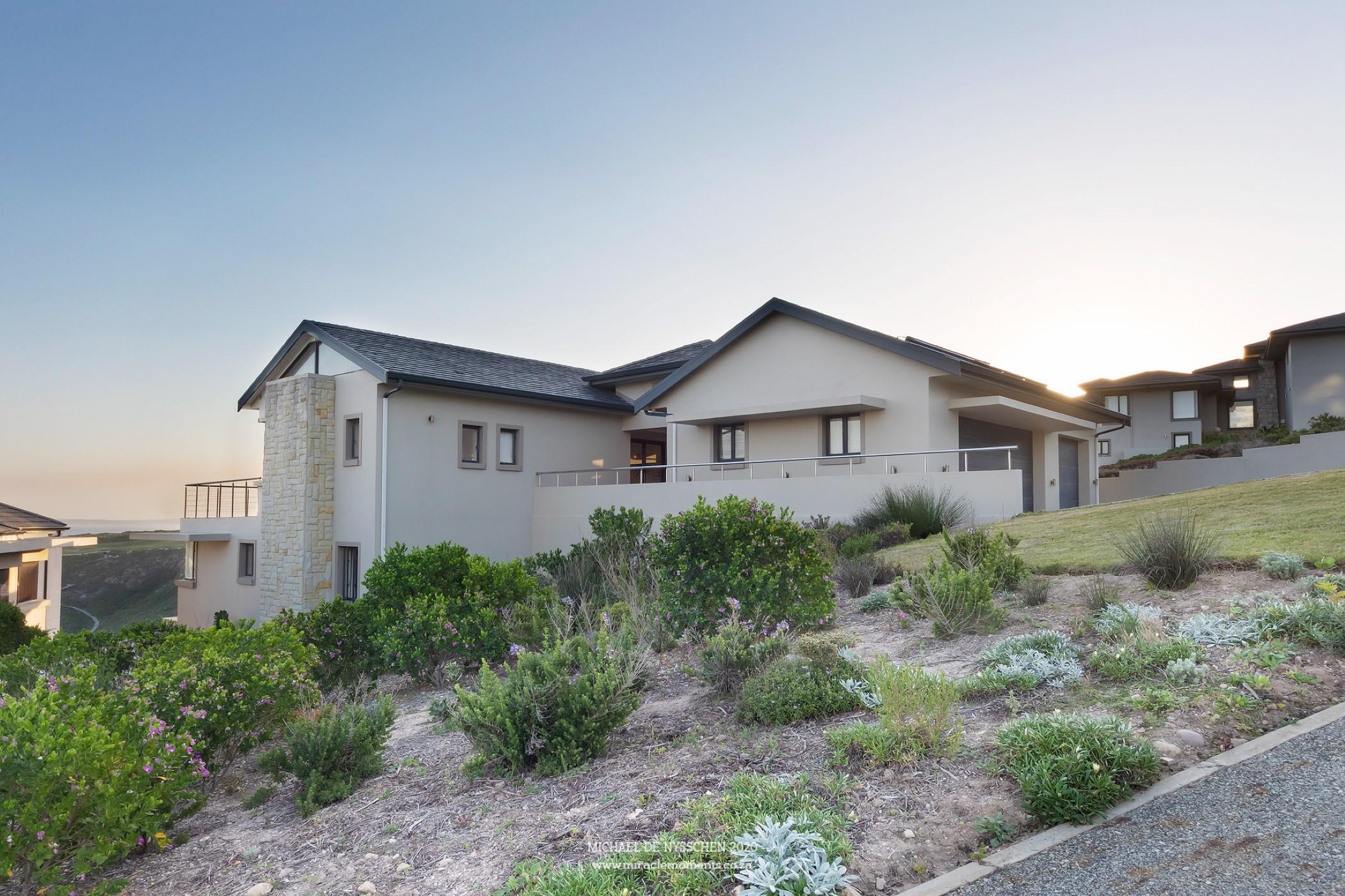 5 Bedroom House For Sale Pinnacle Point Golf Estate 1MB1496568