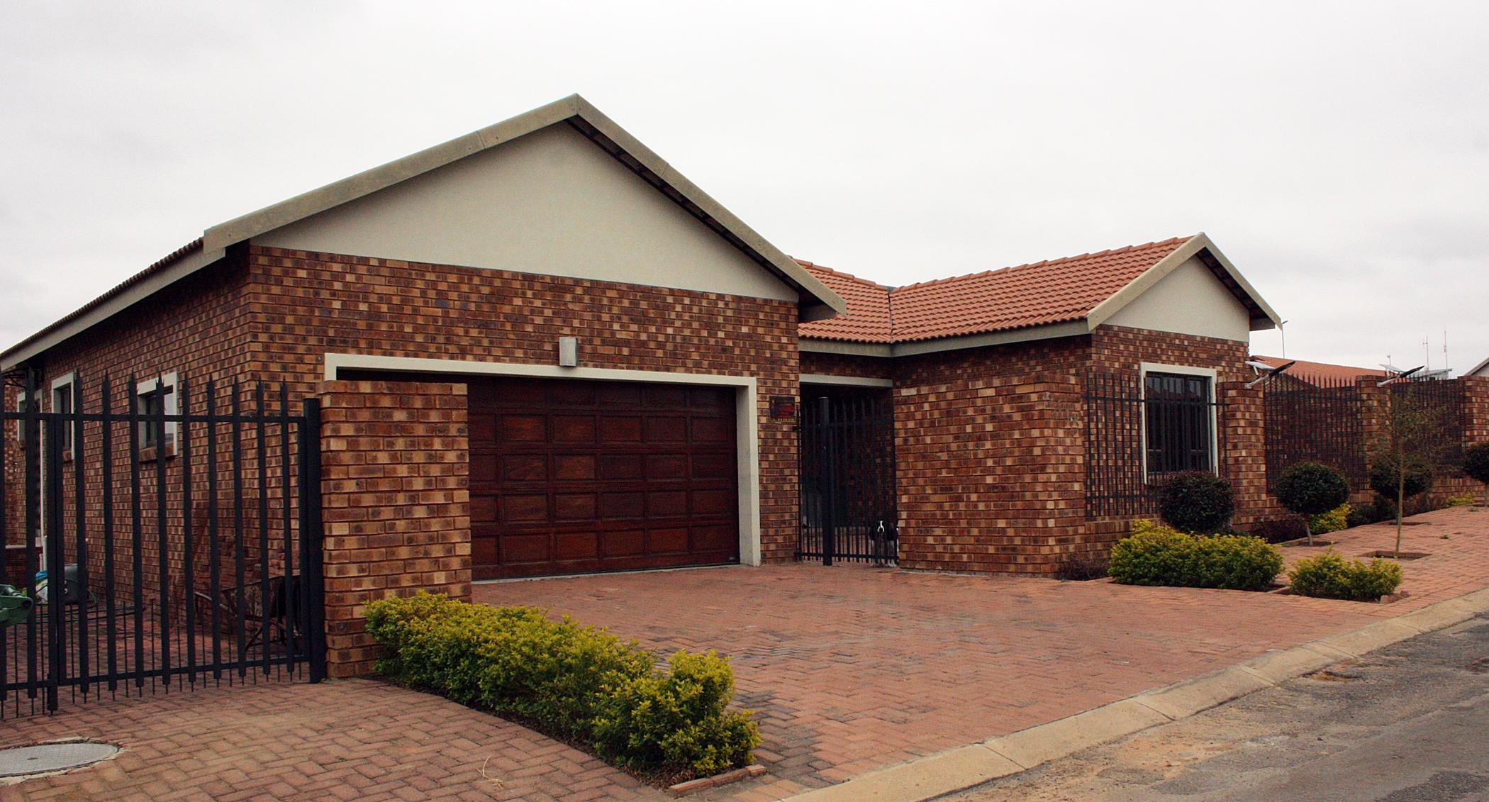 3 Bedroom House For Sale Bank Assisted Sale by Standard Bank