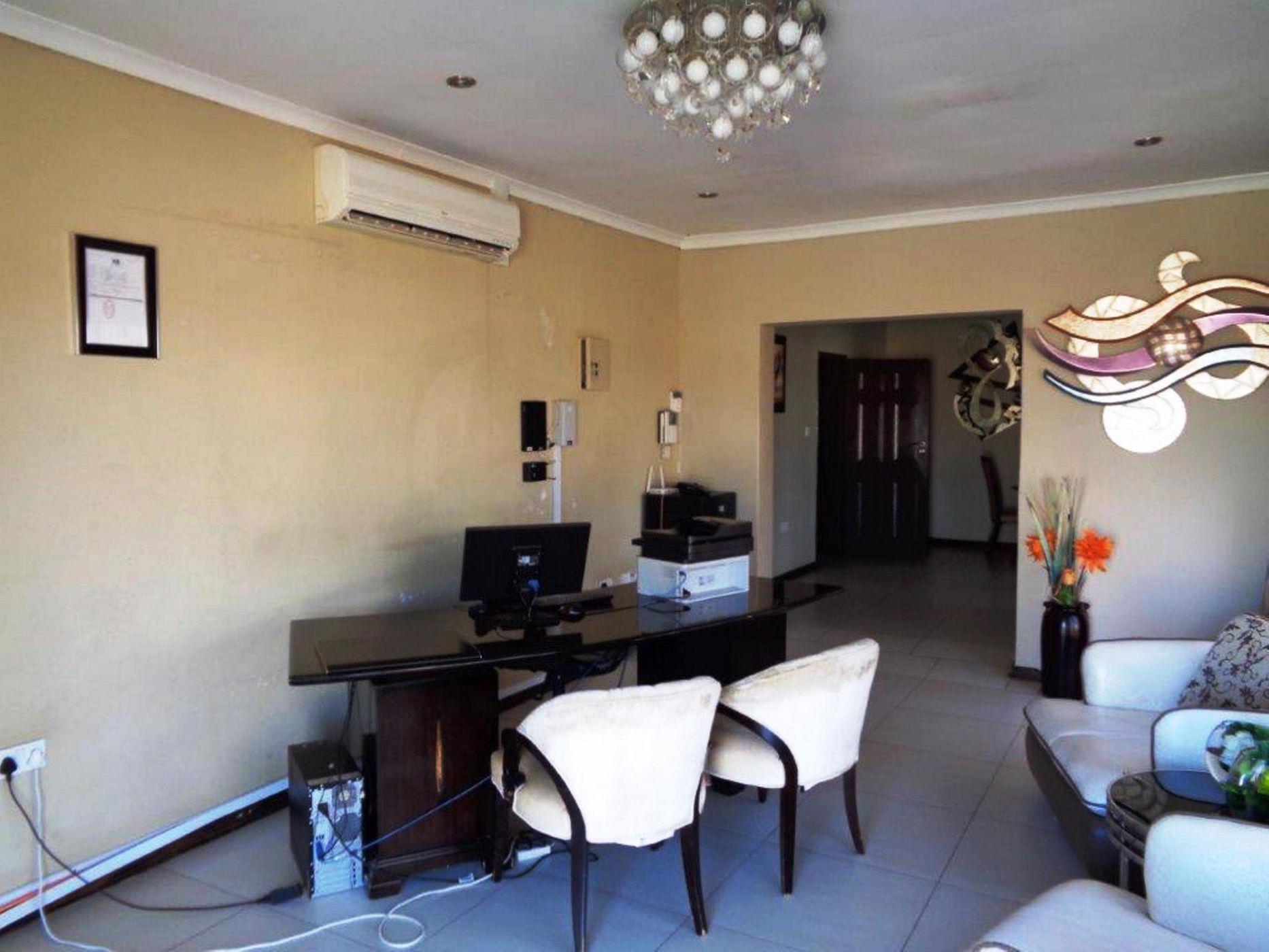 10 Bedroom House For Sale Gaborone North (Botswana) 3BO1625895