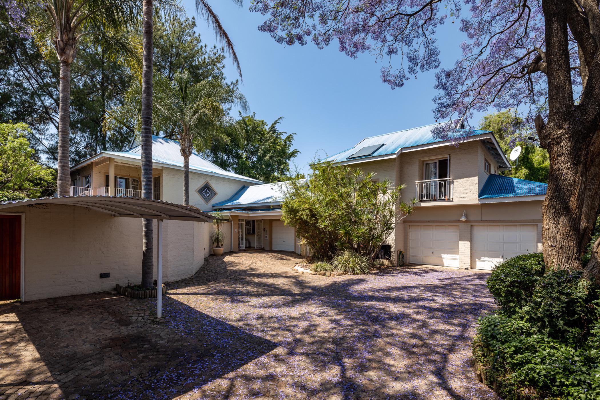 3 Bedroom Doublestorey House For Sale Brooklyn (Pretoria East