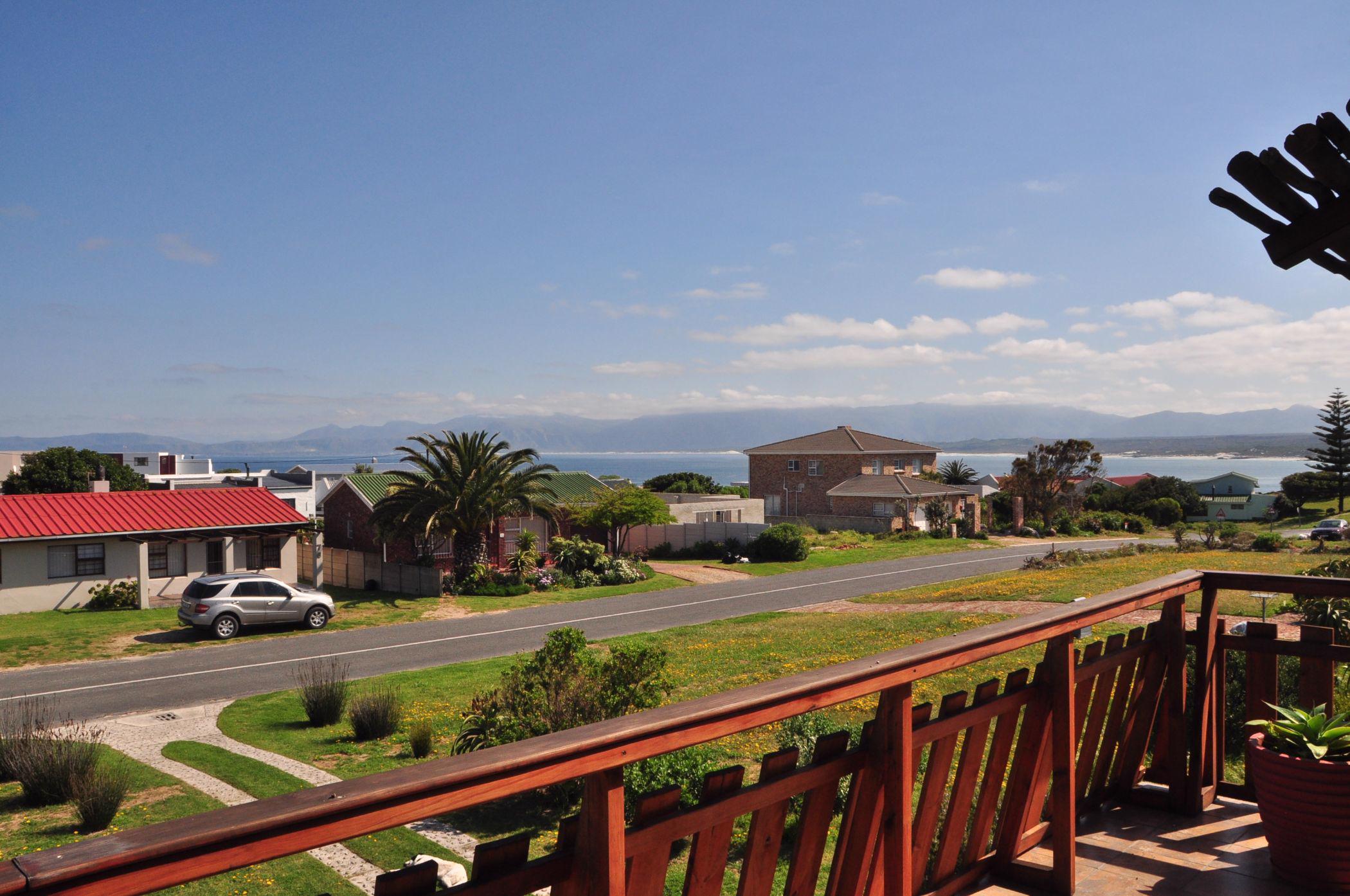 6 bedroom house for sale in De Kelders