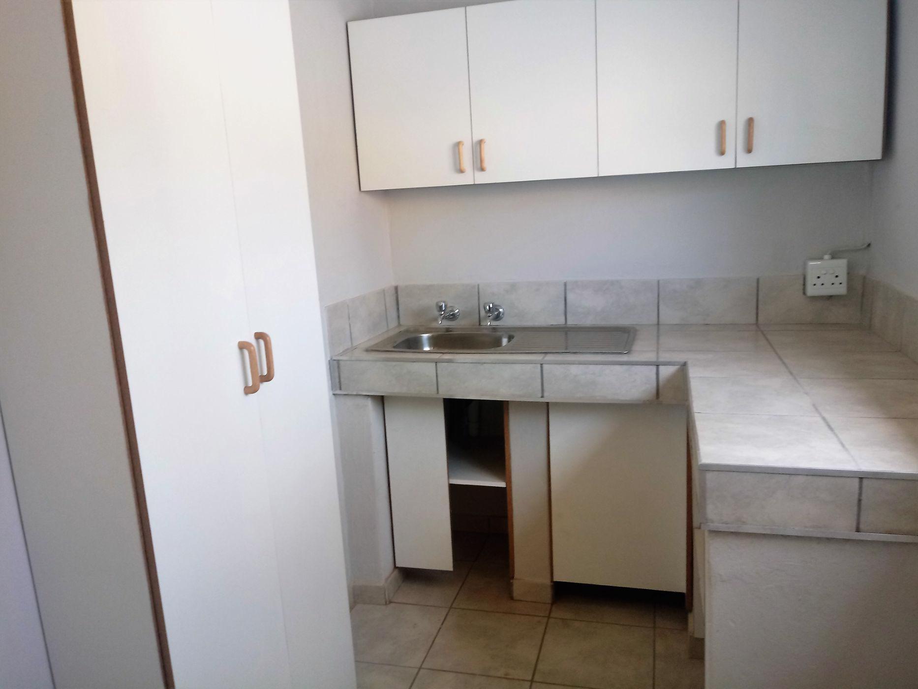 1 bedroom bachelor apartment to rent in Lyttelton Manor
