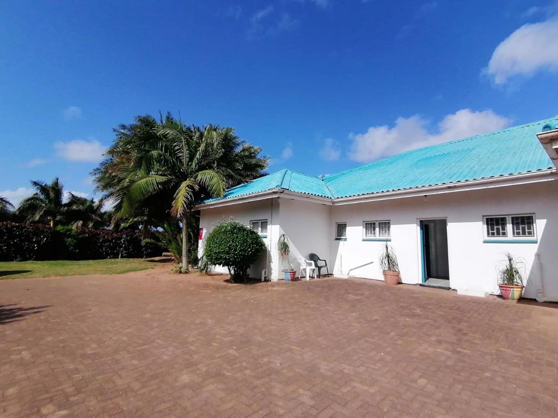 7 Guest Room B&B For Sale Oslo Beach (Port Shepstone) 1PX1503561